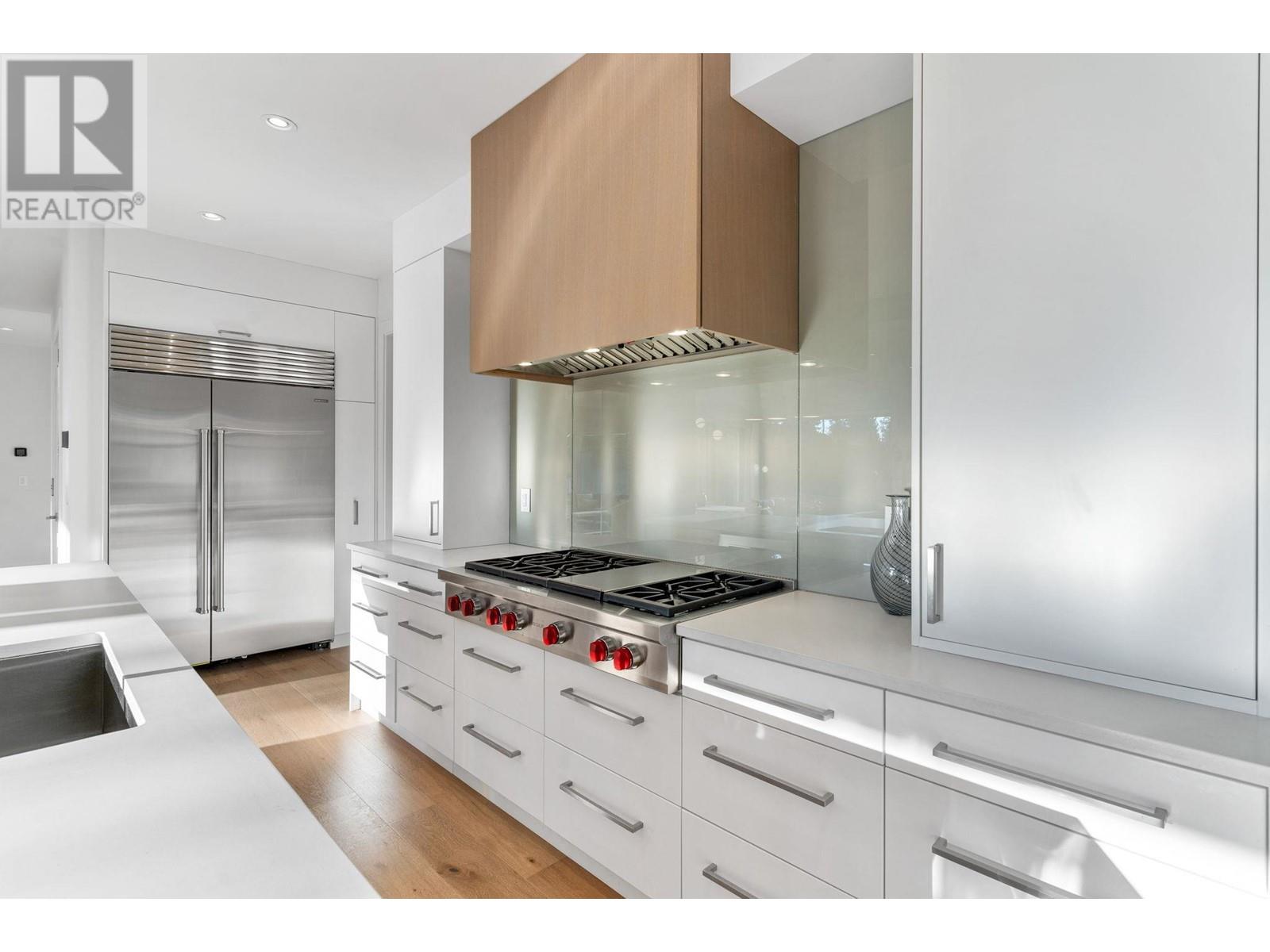 2825 Edgemont Boulevard, North Vancouver, British Columbia  V7R 2N3 - Photo 12 - R2829653