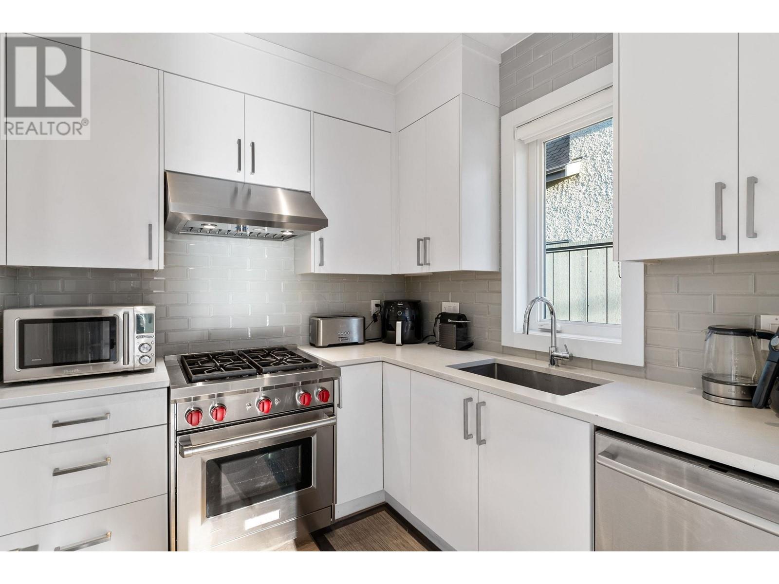 2825 Edgemont Boulevard, North Vancouver, British Columbia  V7R 2N3 - Photo 14 - R2829653