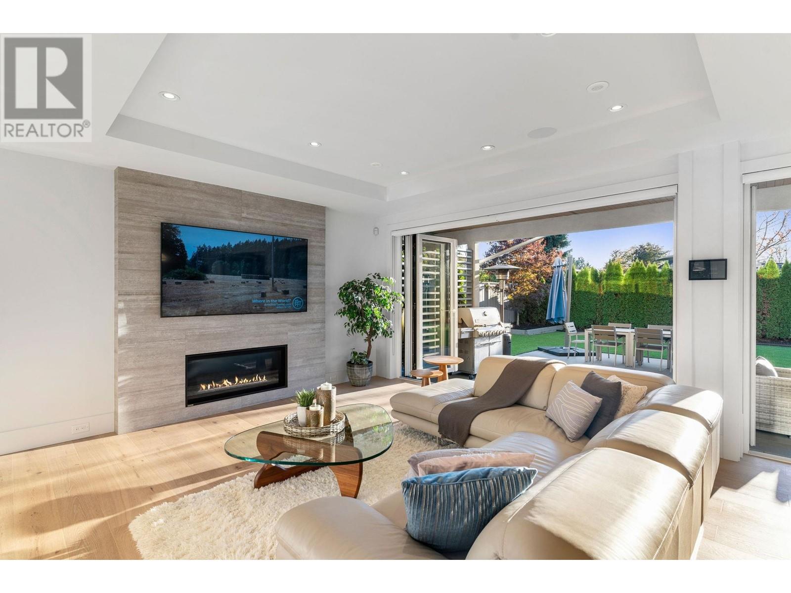 2825 Edgemont Boulevard, North Vancouver, British Columbia  V7R 2N3 - Photo 8 - R2829653