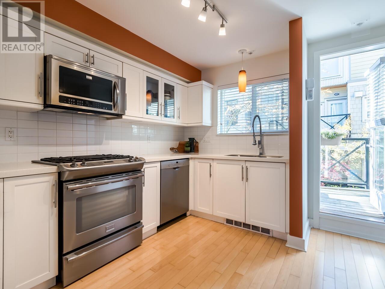 207 3736 Commercial Street, Vancouver, British Columbia  V5N 4G2 - Photo 8 - R2829115