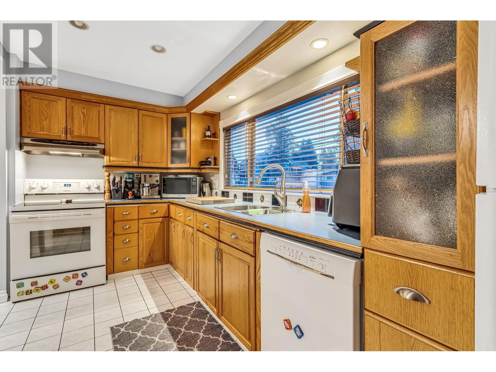 2942 Larch Way, Port Coquitlam, British Columbia  V3B 3K7 - Photo 15 - R2829490