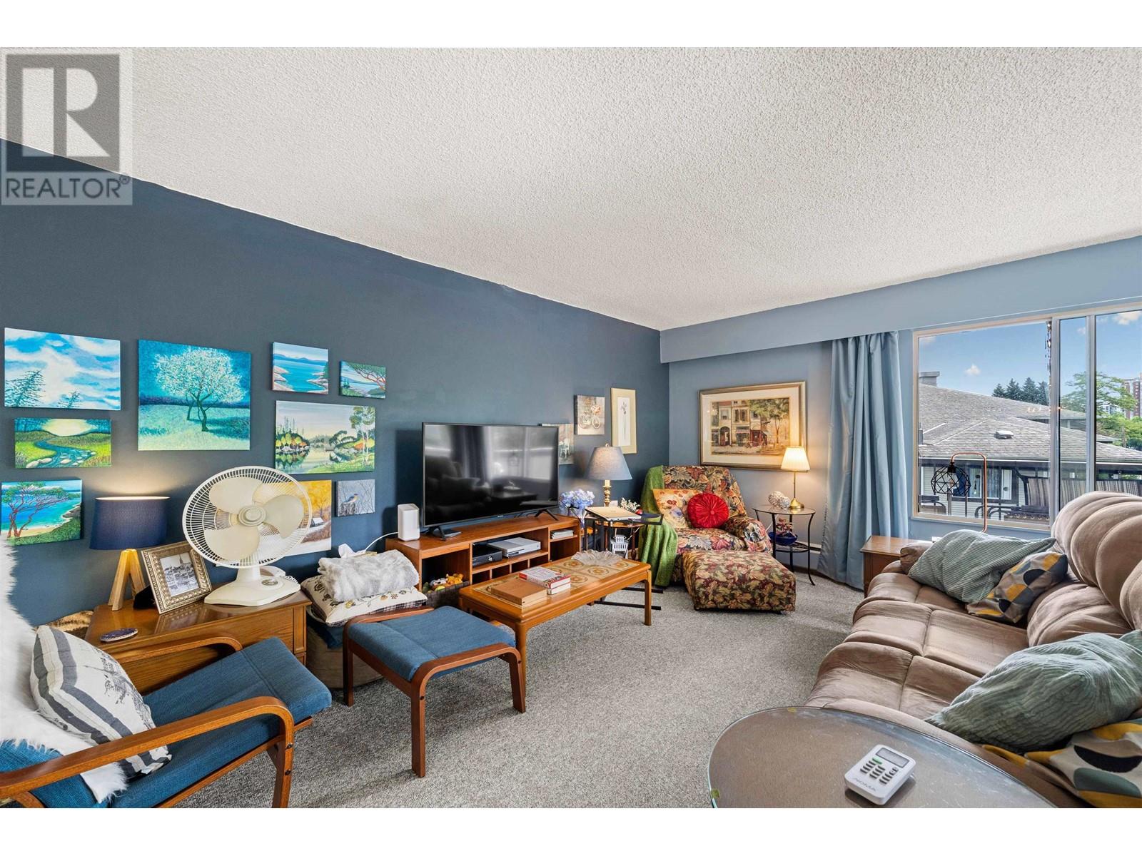 302 4345 Grange Street, Burnaby, British Columbia  V5H 1P4 - Photo 2 - R2829373
