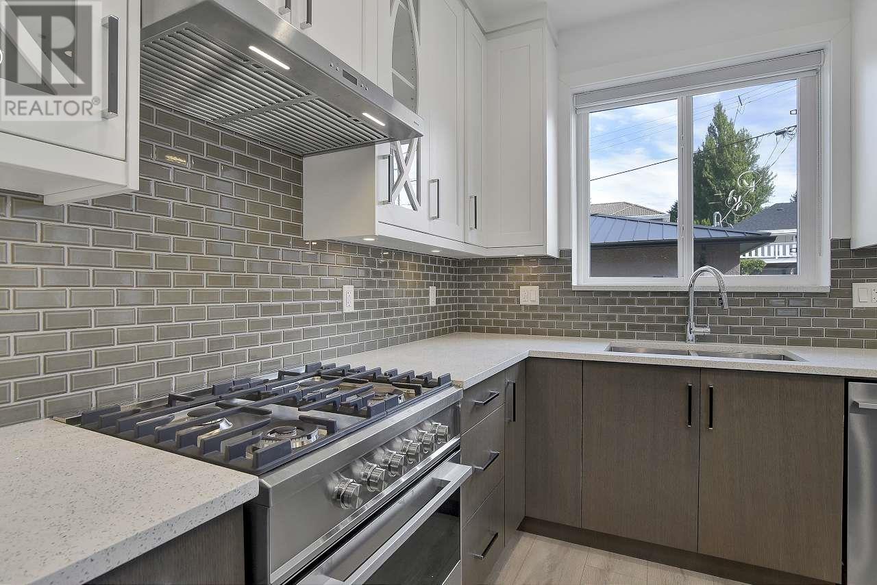 1523 W 60th Avenue, Vancouver, British Columbia  V6P 2A4 - Photo 3 - R2829474