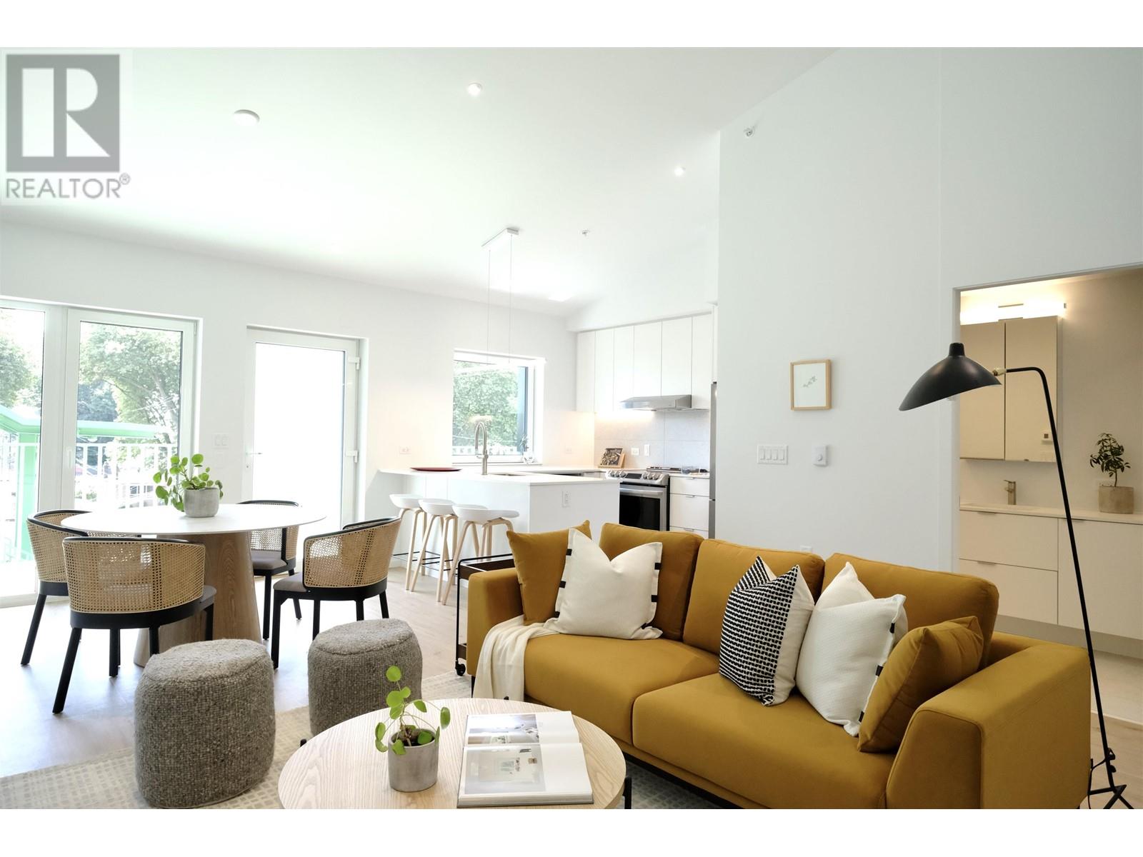33/34 198 ONTARIO PLACE, vancouver, British Columbia