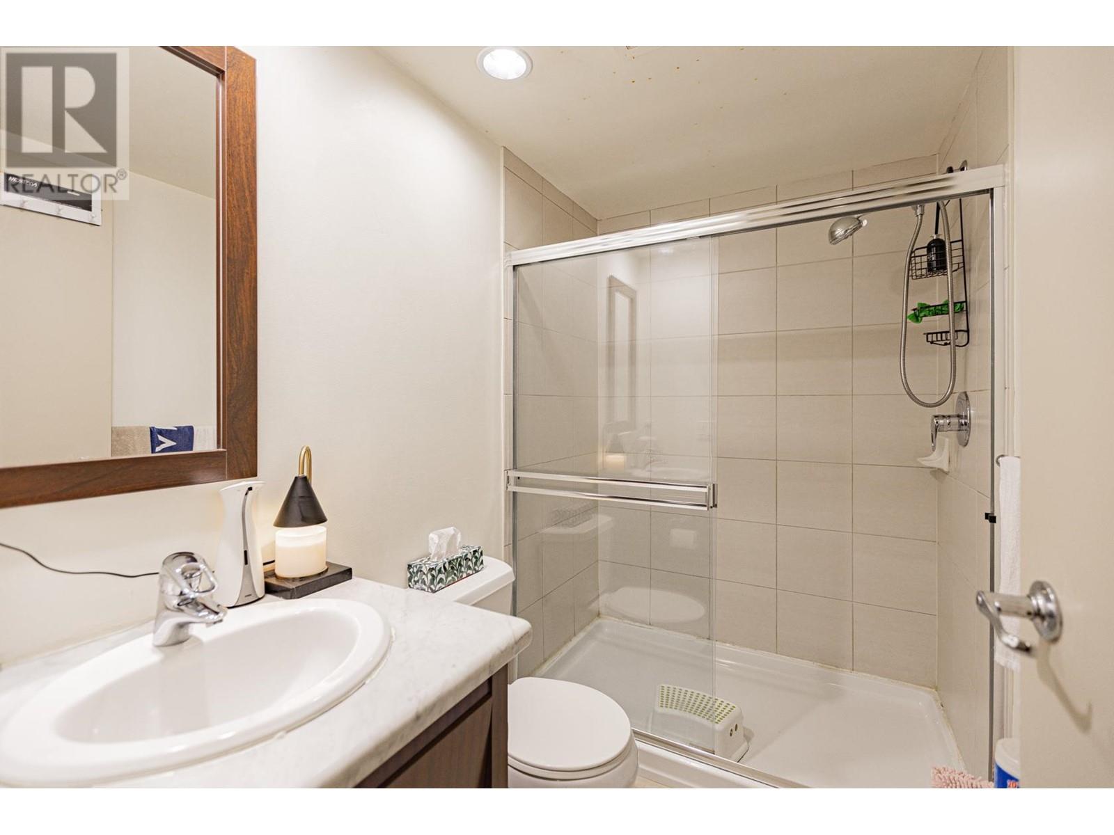 304 7388 Sandborne Avenue, Burnaby, British Columbia  V3N 5C4 - Photo 8 - R2824659