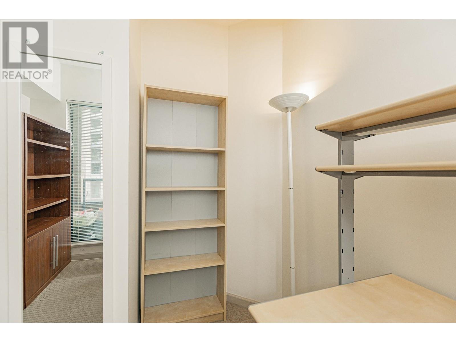 304 7388 Sandborne Avenue, Burnaby, British Columbia  V3N 5C4 - Photo 11 - R2824659