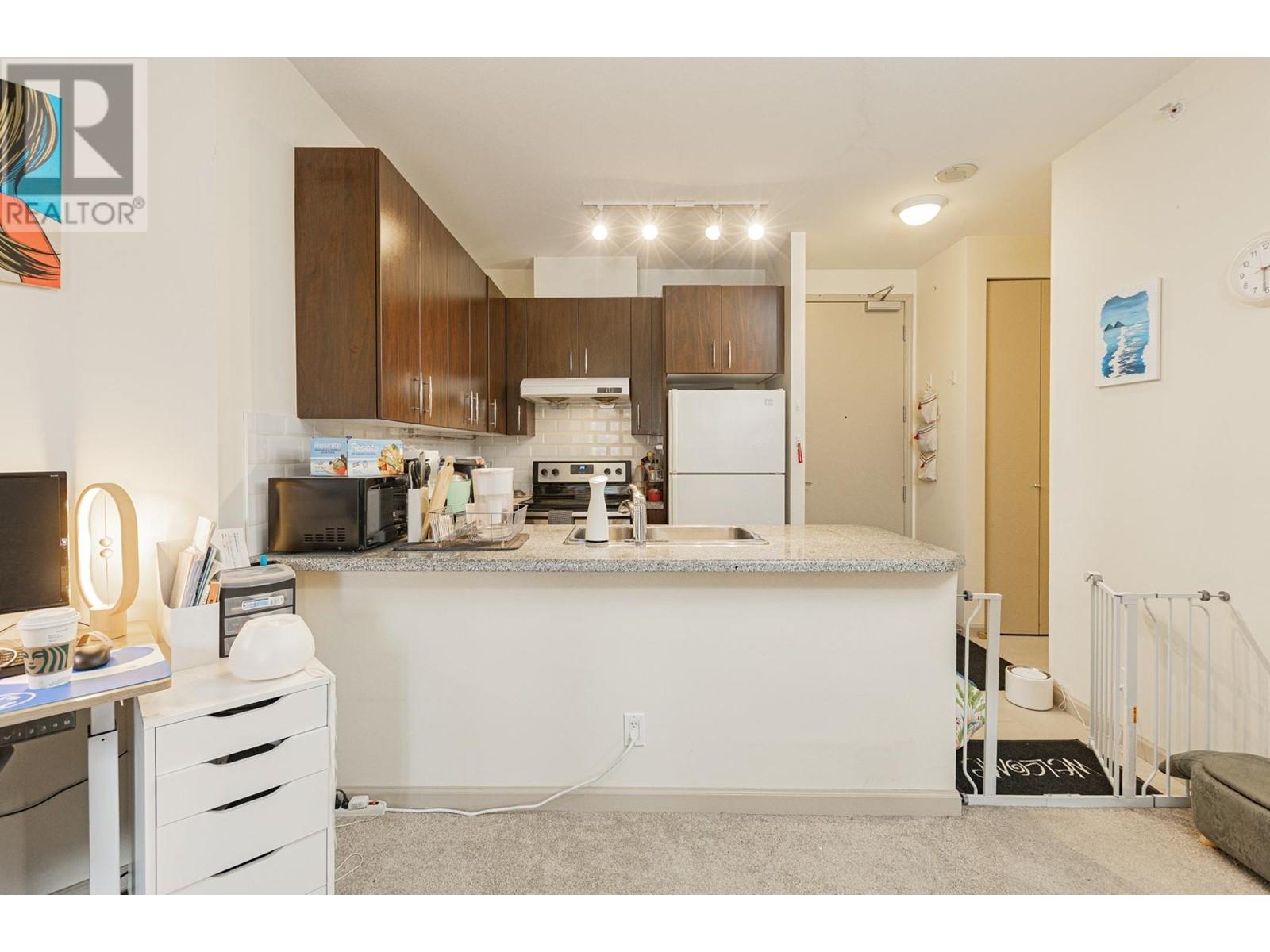 304 7388 Sandborne Avenue, Burnaby, British Columbia  V3N 5C4 - Photo 16 - R2824659
