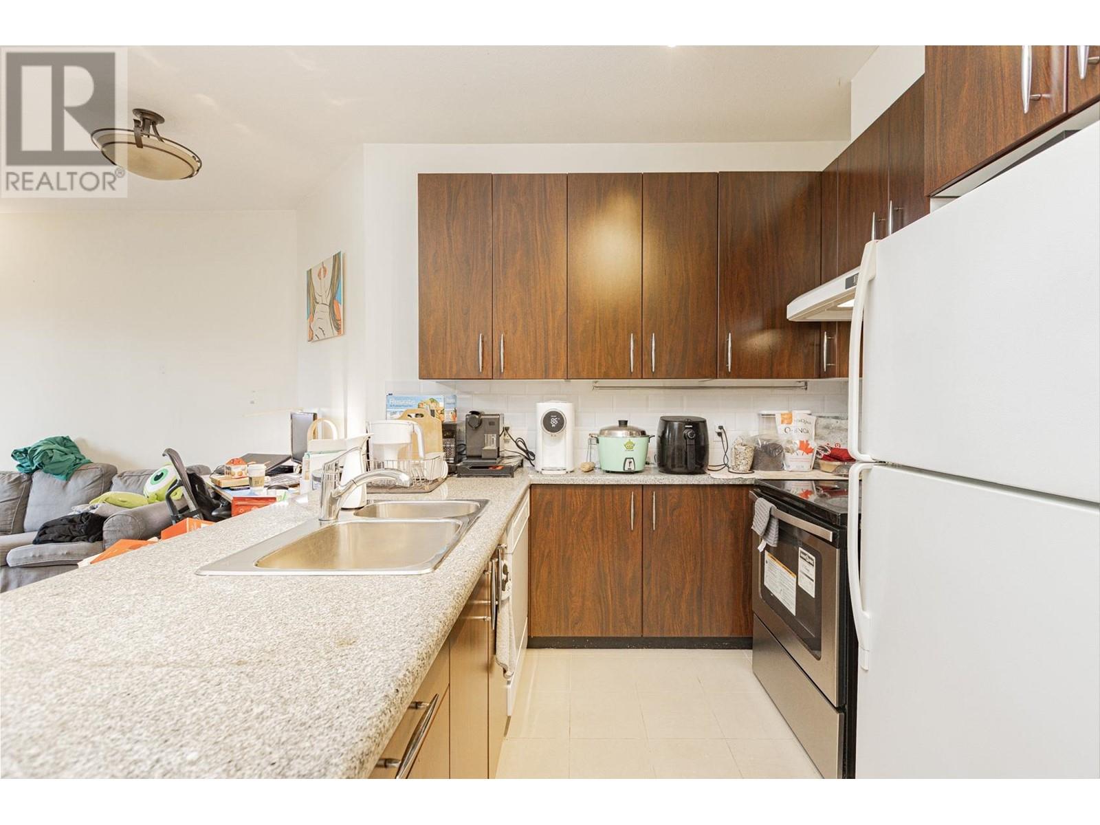 304 7388 Sandborne Avenue, Burnaby, British Columbia  V3N 5C4 - Photo 15 - R2824659