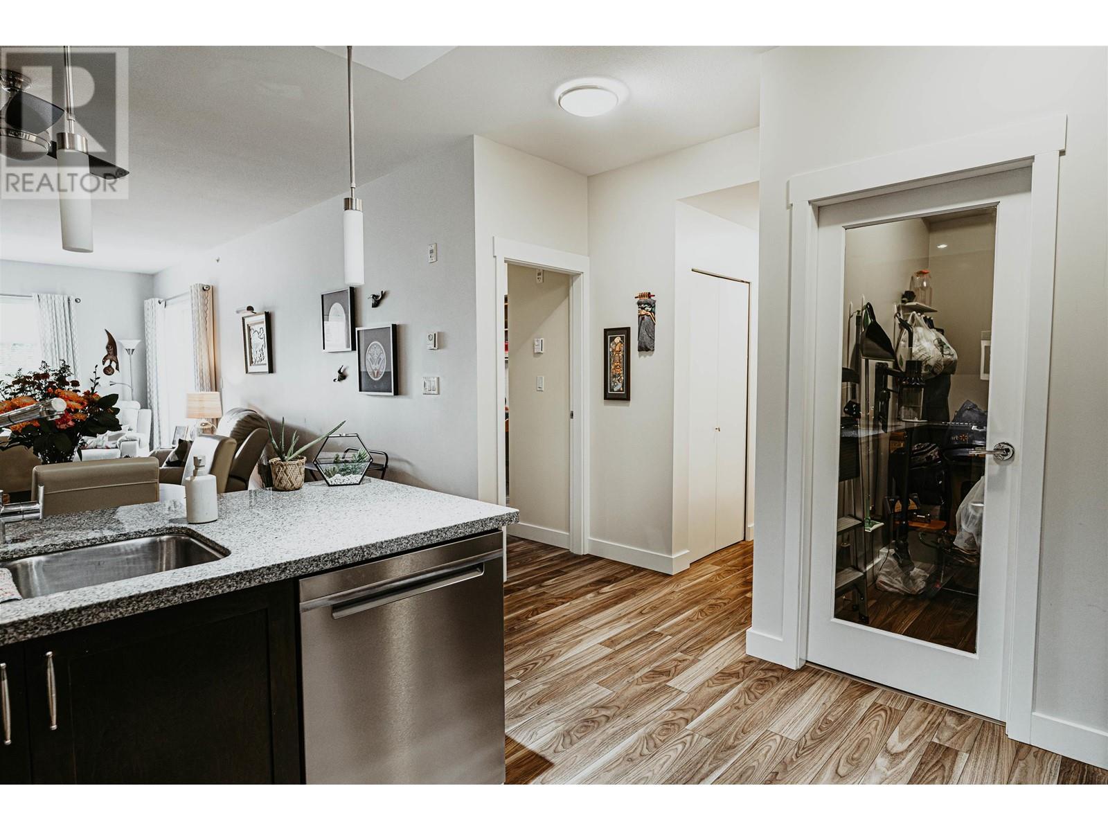 403 2368 Marpole Avenue, Port Coquitlam, British Columbia  V3C 0B4 - Photo 8 - R2829664