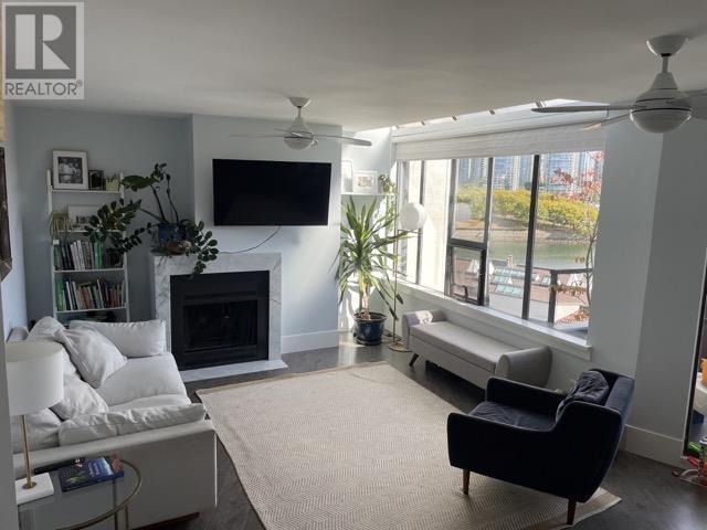 32 1201 Lamey's Mill Road, Vancouver, British Columbia  V6H 3S8 - Photo 3 - R2828498