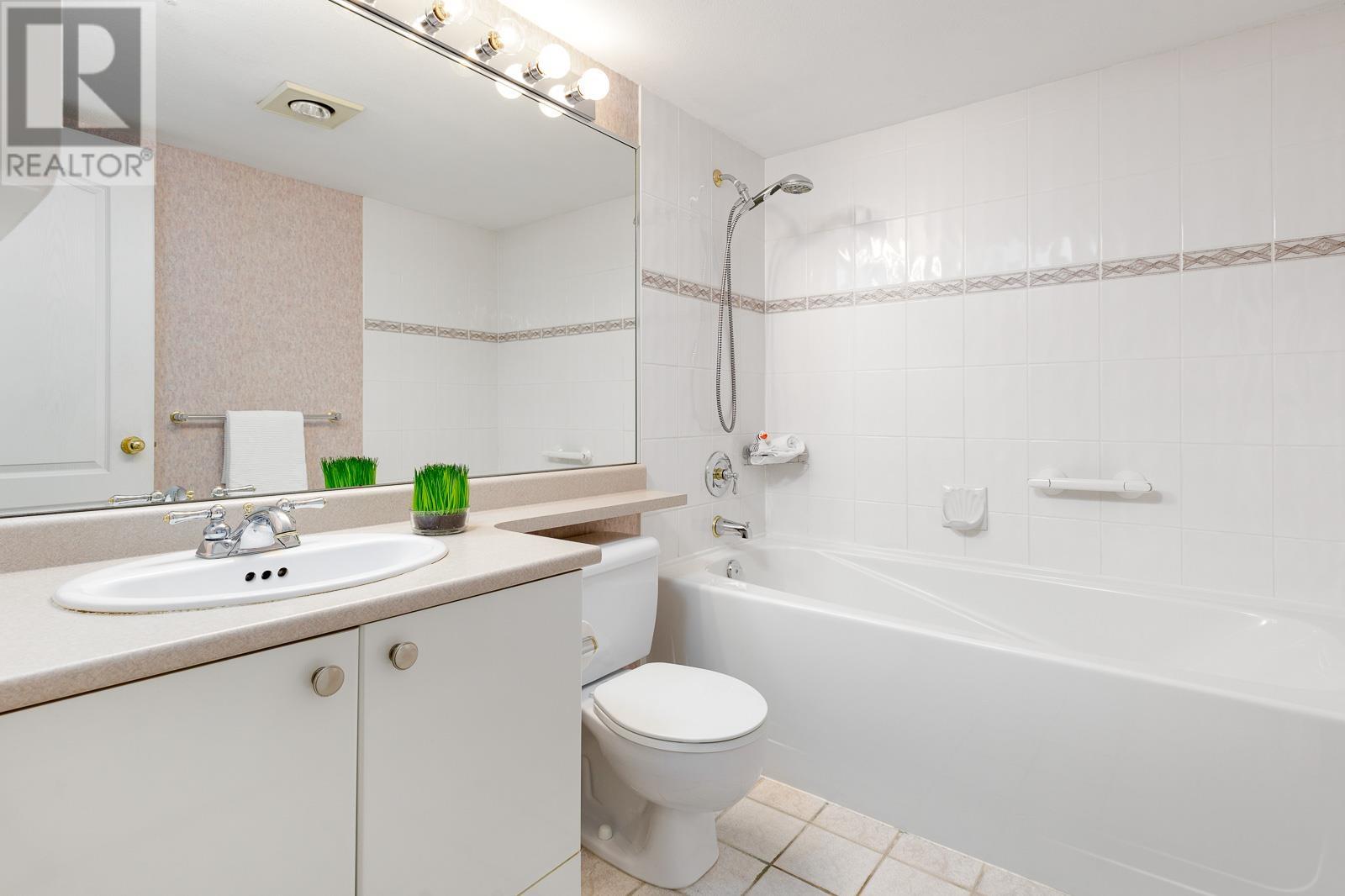 202 1196 Pipeline Road, Coquitlam, British Columbia  V3B 7Z6 - Photo 13 - R2829701