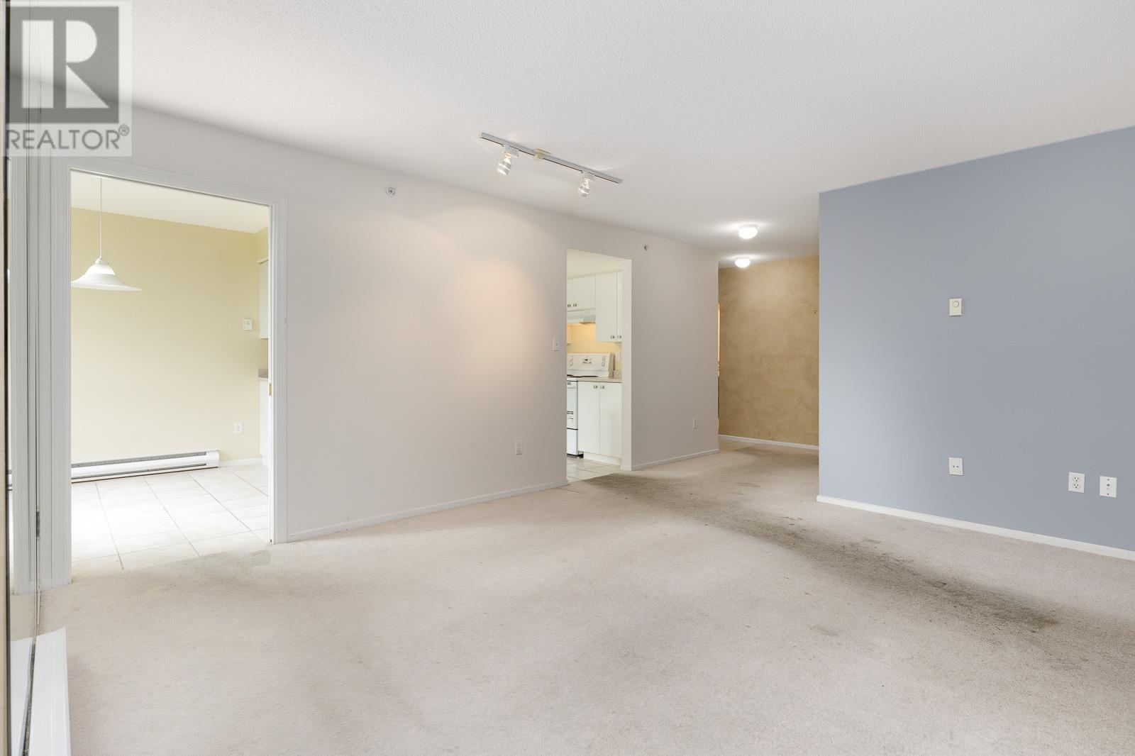 202 1196 Pipeline Road, Coquitlam, British Columbia  V3B 7Z6 - Photo 8 - R2829701