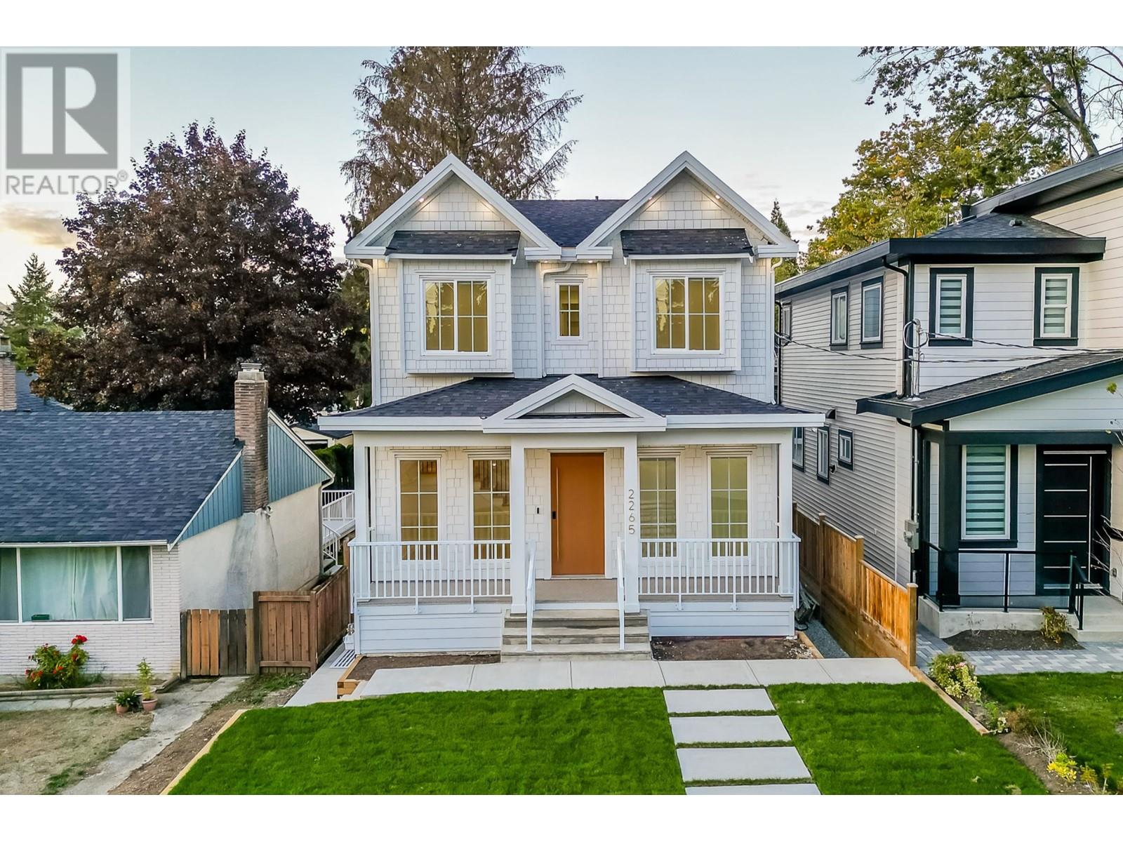 2265 Lobb Avenue, Port Coquitlam, British Columbia  V3C 1M5 - Photo 2 - R2822335