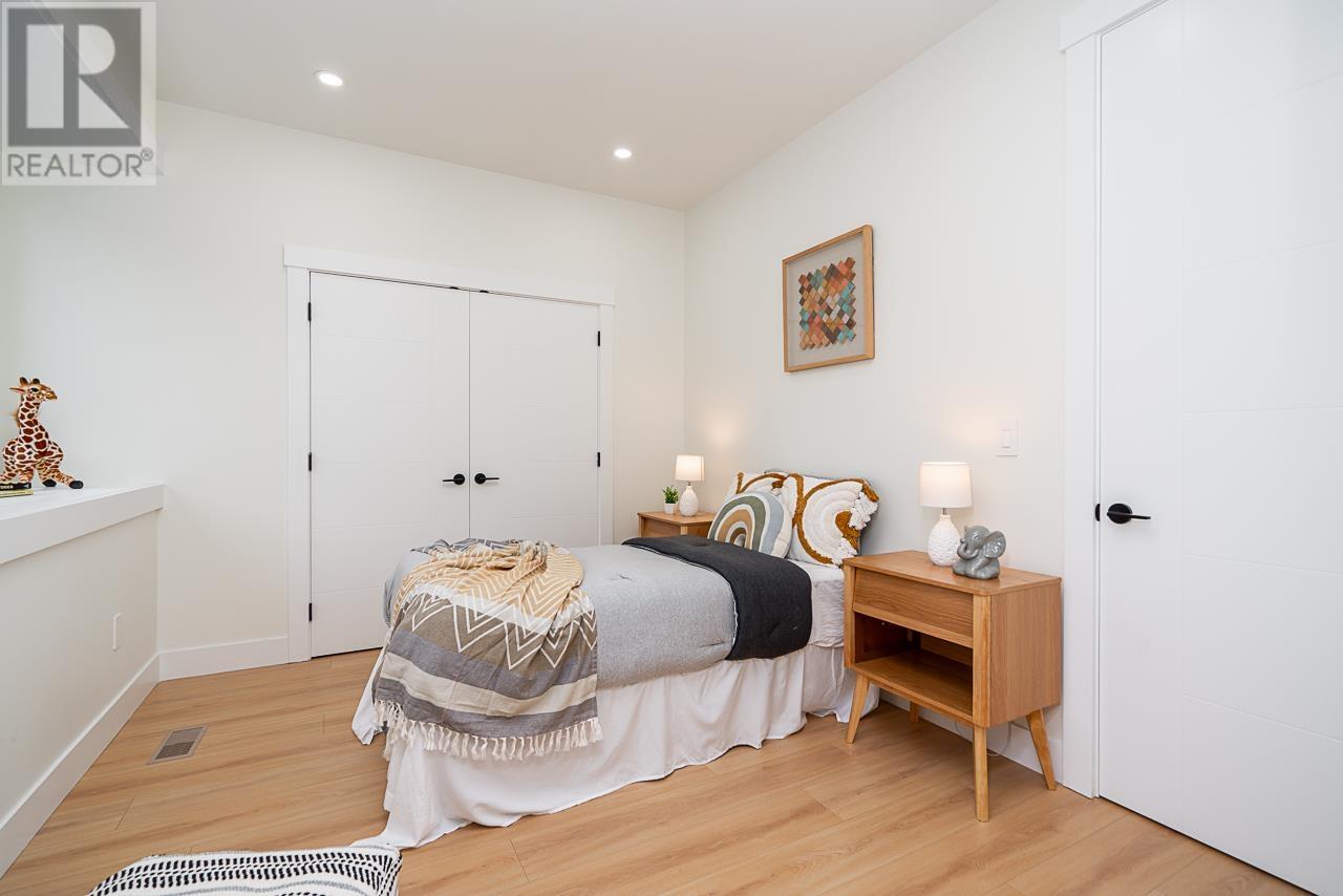 2265 Lobb Avenue, Port Coquitlam, British Columbia  V3C 1M5 - Photo 22 - R2822335