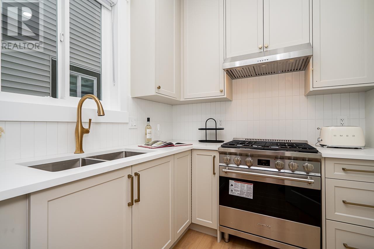 2265 Lobb Avenue, Port Coquitlam, British Columbia  V3C 1M5 - Photo 13 - R2822335