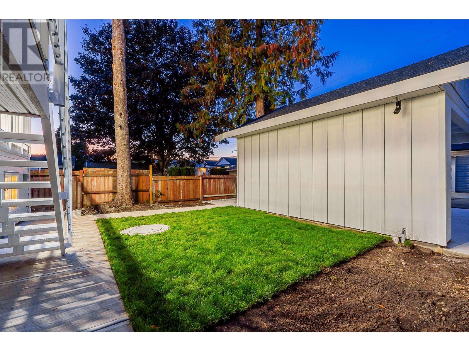 2265 Lobb Avenue, Port Coquitlam, British Columbia  V3C 1M5 - Photo 33 - R2822335