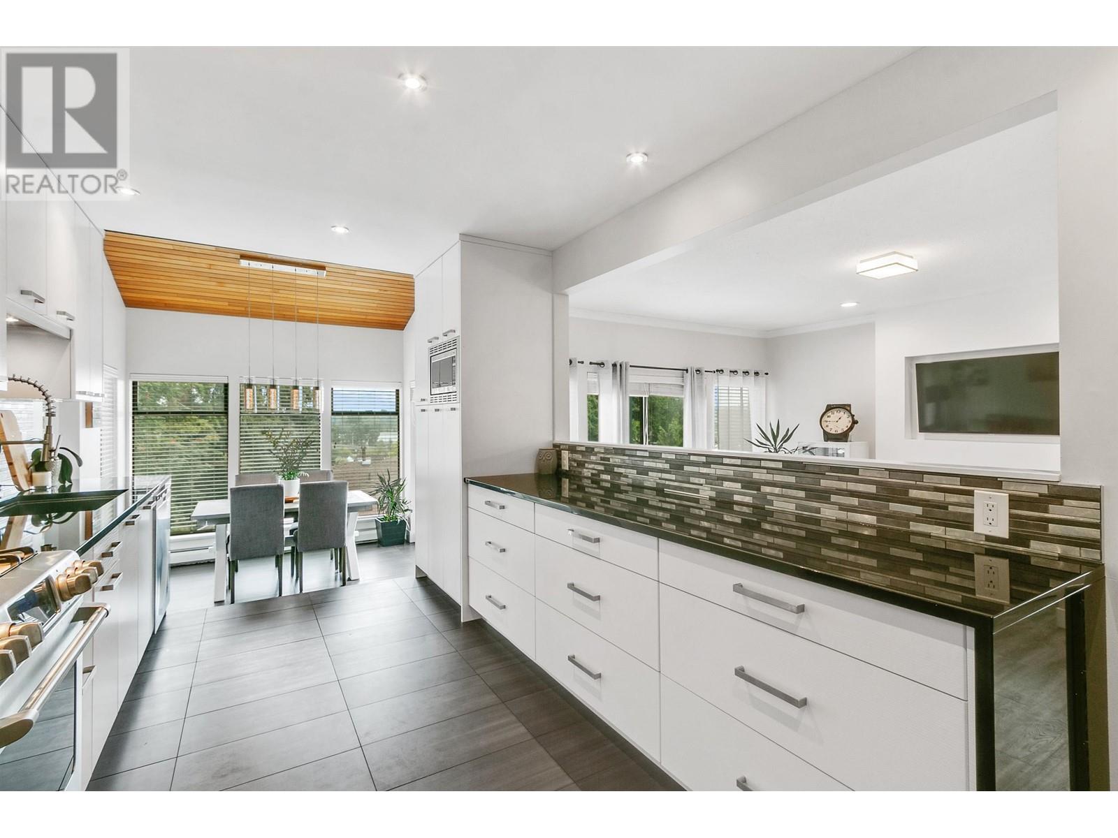 275 WARRICK STREET, coquitlam, British Columbia