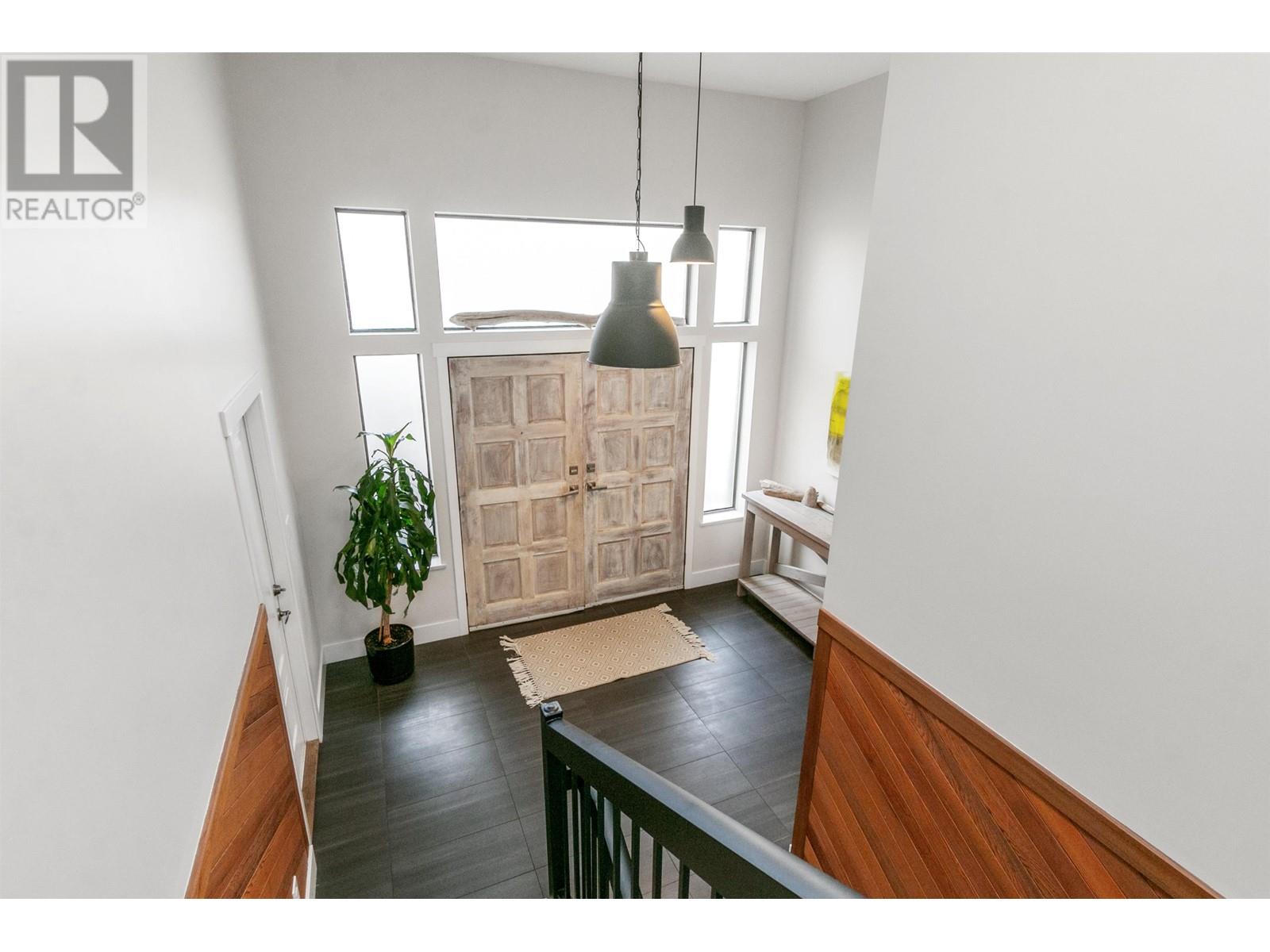 275 Warrick Street, Coquitlam, British Columbia  V3K 6C1 - Photo 5 - R2814860