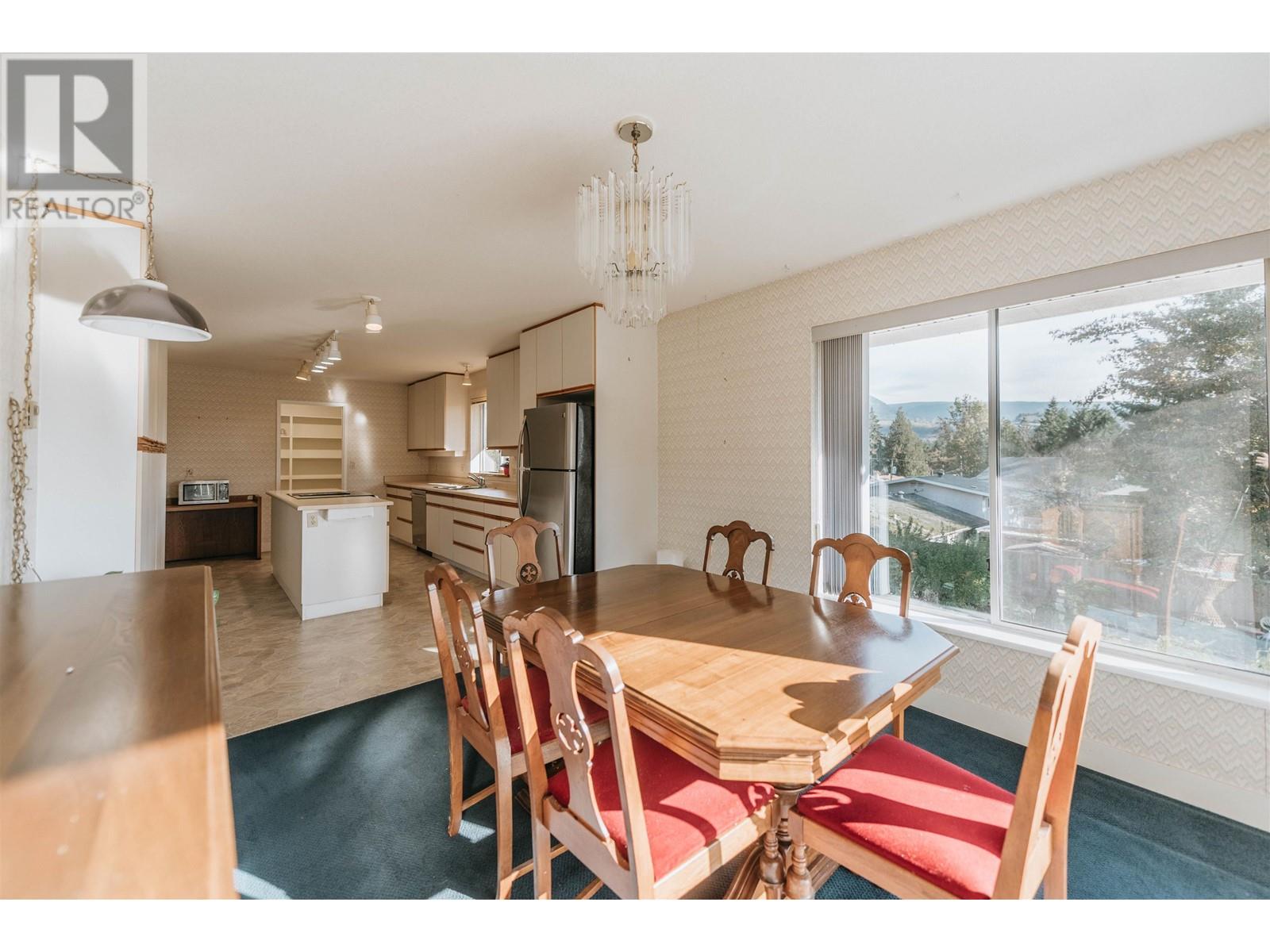 5797 Ebbtide Street, Sechelt, British Columbia  V0N 3A0 - Photo 10 - R2829718