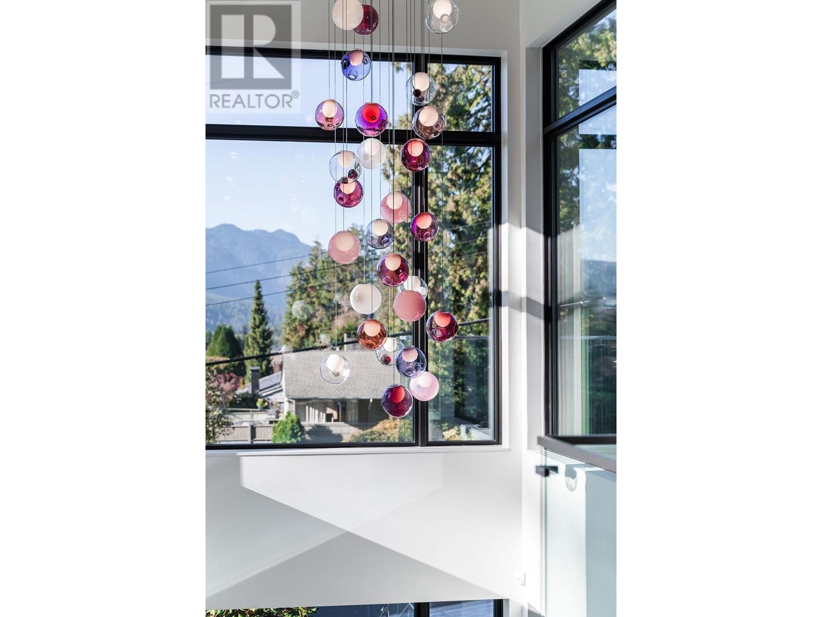 4476 Skyline Drive, North Vancouver, British Columbia  V7R 3H1 - Photo 3 - R2829725