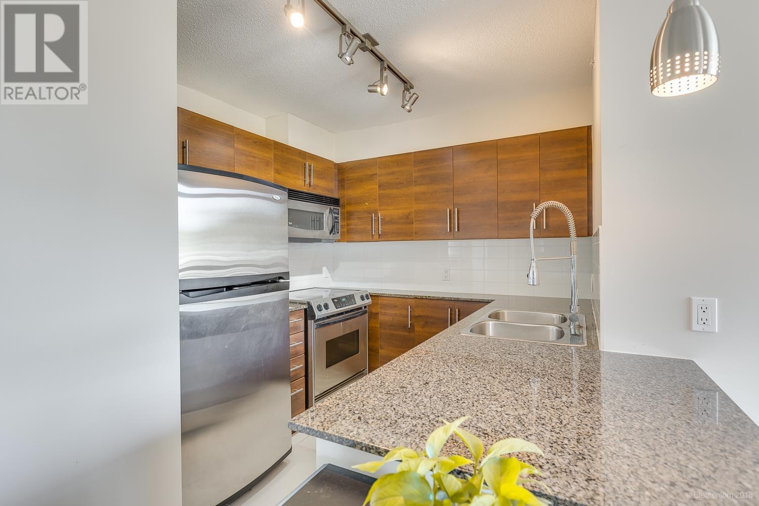 1002 813 AGNES STREET, new westminster, British Columbia