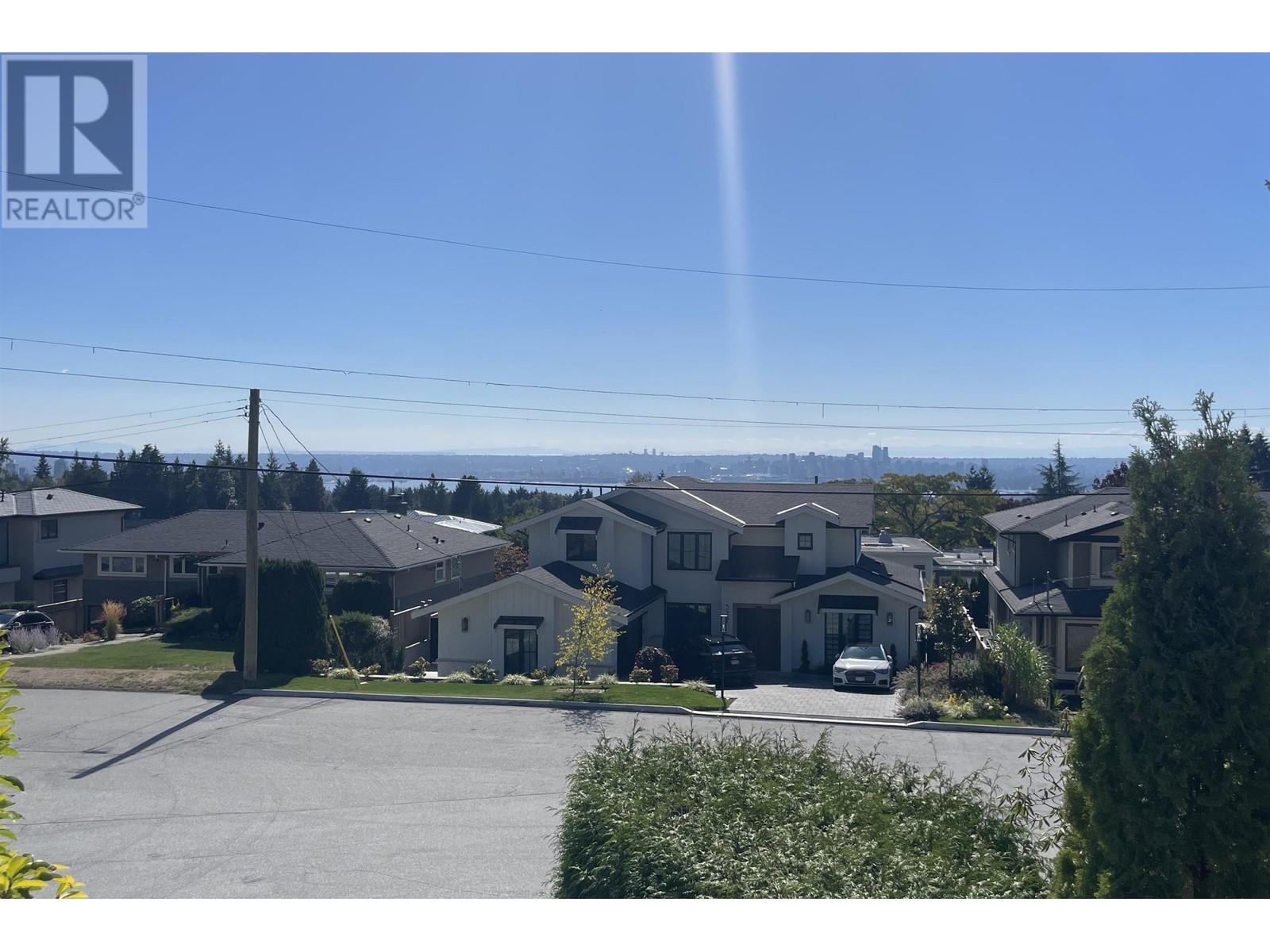 516 Hermosa Avenue, North Vancouver, British Columbia  V7N 3C1 - Photo 2 - R2820685