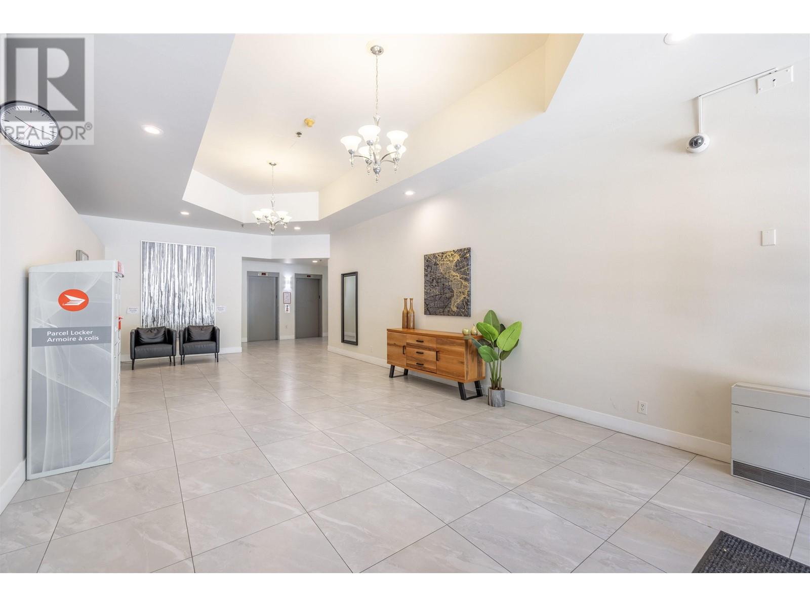805 55 Tenth Street, New Westminster, British Columbia  V3M 6R5 - Photo 2 - R2829696