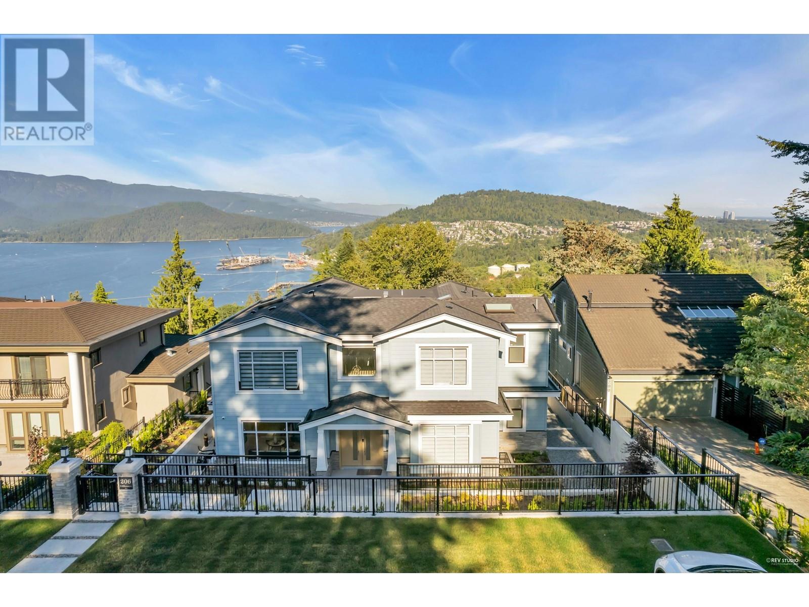 206 N Ellesmere Avenue, Burnaby, British Columbia  V5B 1J8 - Photo 3 - R2829625