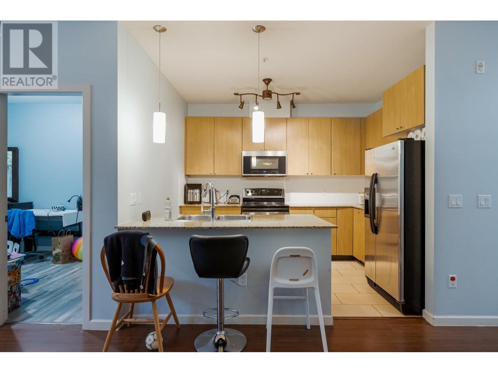 219 2477 Kelly Avenue, Port Coquitlam, British Columbia  V3C 0B3 - Photo 9 - R2829780