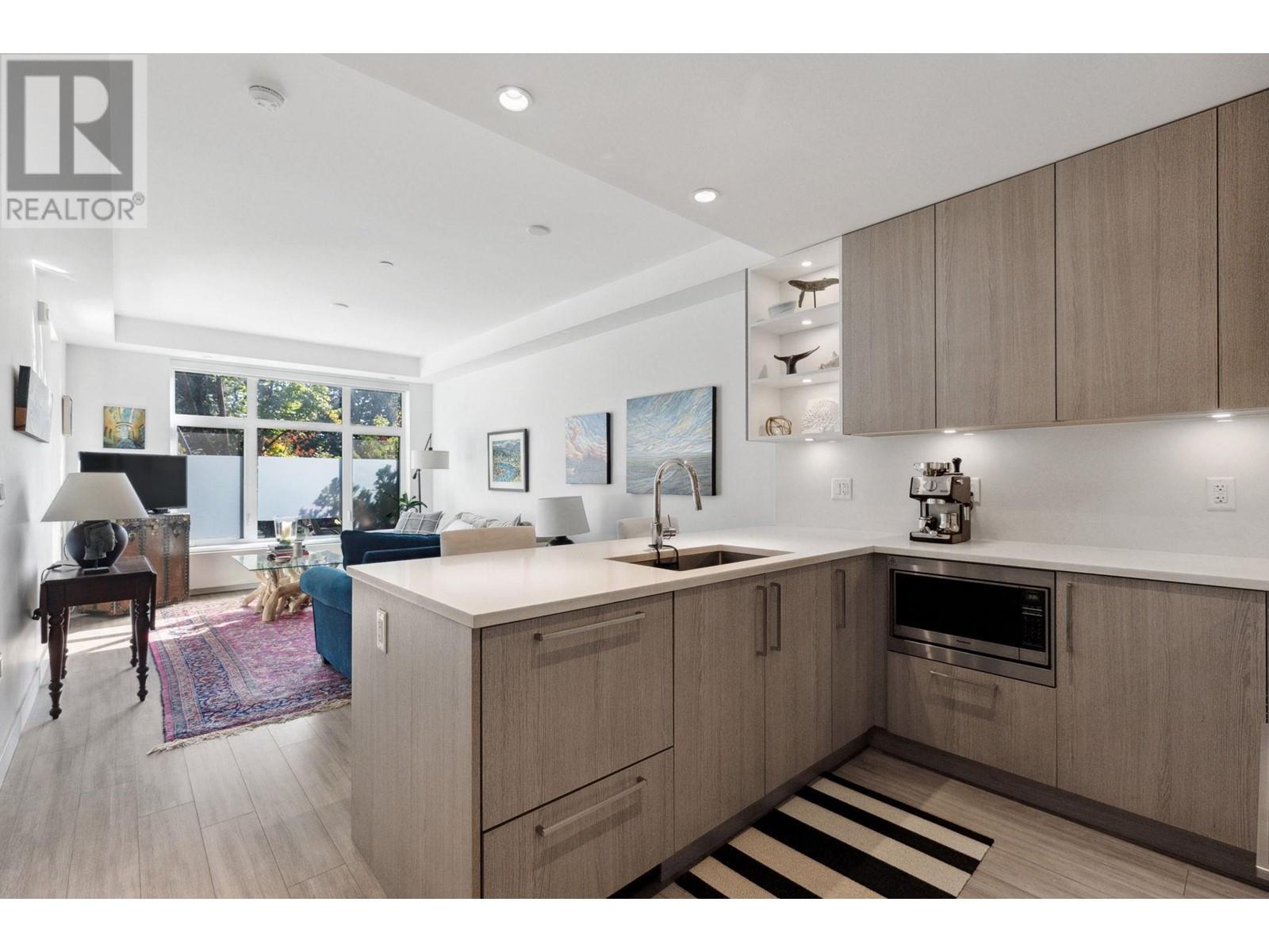 114 747 E 3rd Street, North Vancouver, British Columbia  V7L 1G8 - Photo 4 - R2829786