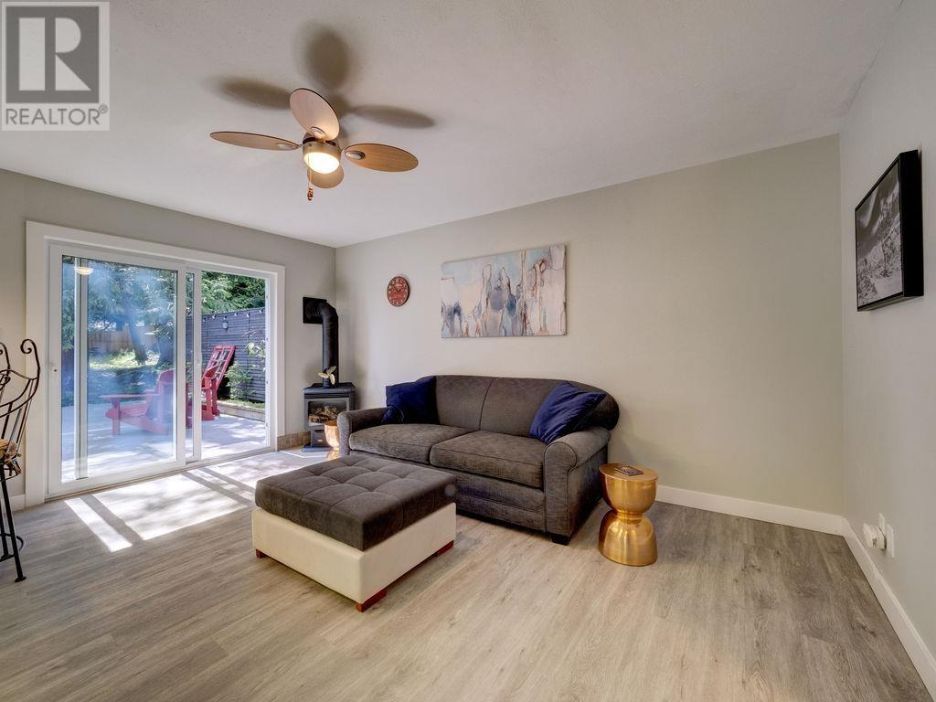 7843 Eagle Drive, Halfmoon Bay, British Columbia  V7Z 1A3 - Photo 12 - R2829742