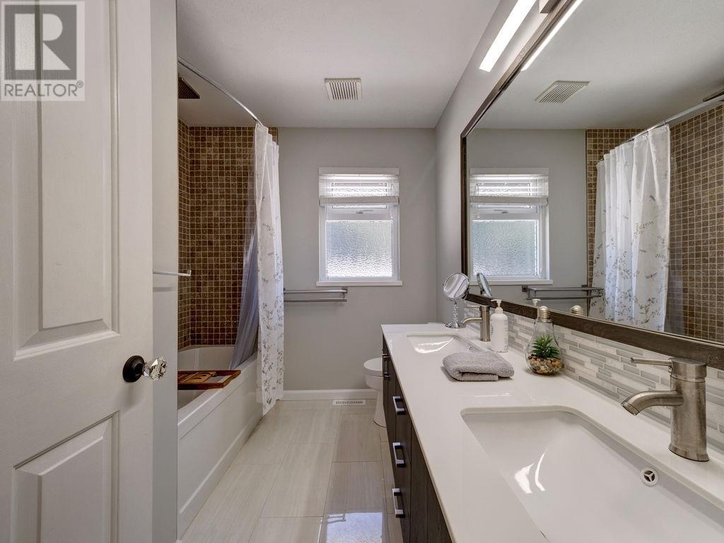 7843 Eagle Drive, Halfmoon Bay, British Columbia  V7Z 1A3 - Photo 17 - R2829742