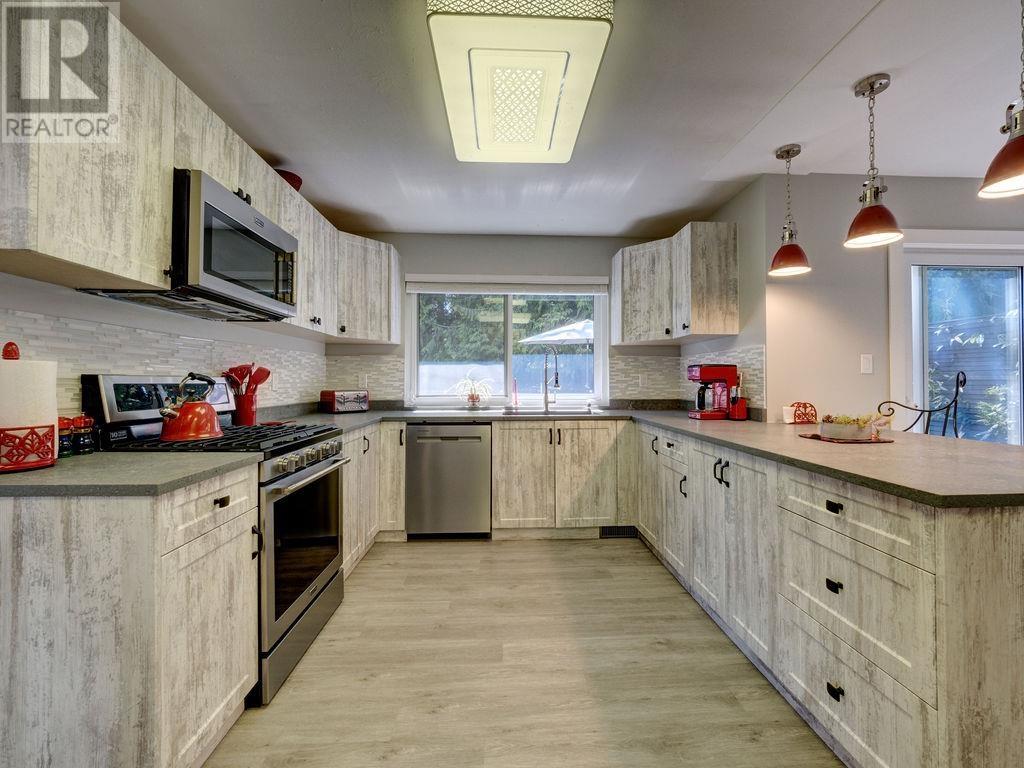 7843 Eagle Drive, Halfmoon Bay, British Columbia  V7Z 1A3 - Photo 7 - R2829742