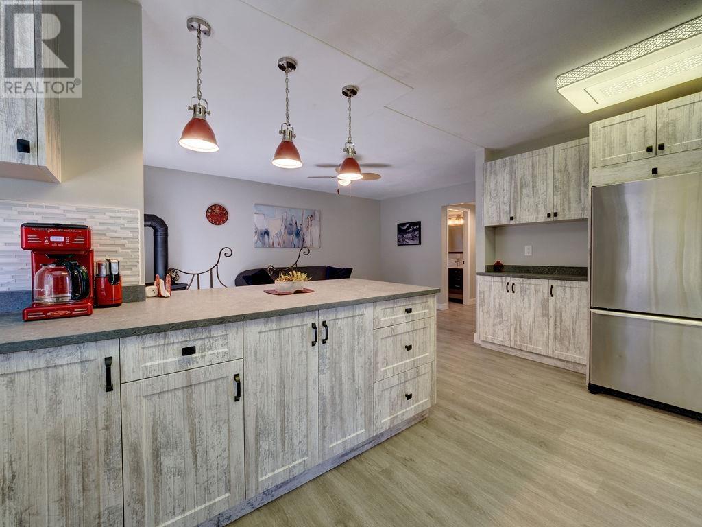 7843 Eagle Drive, Halfmoon Bay, British Columbia  V7Z 1A3 - Photo 9 - R2829742
