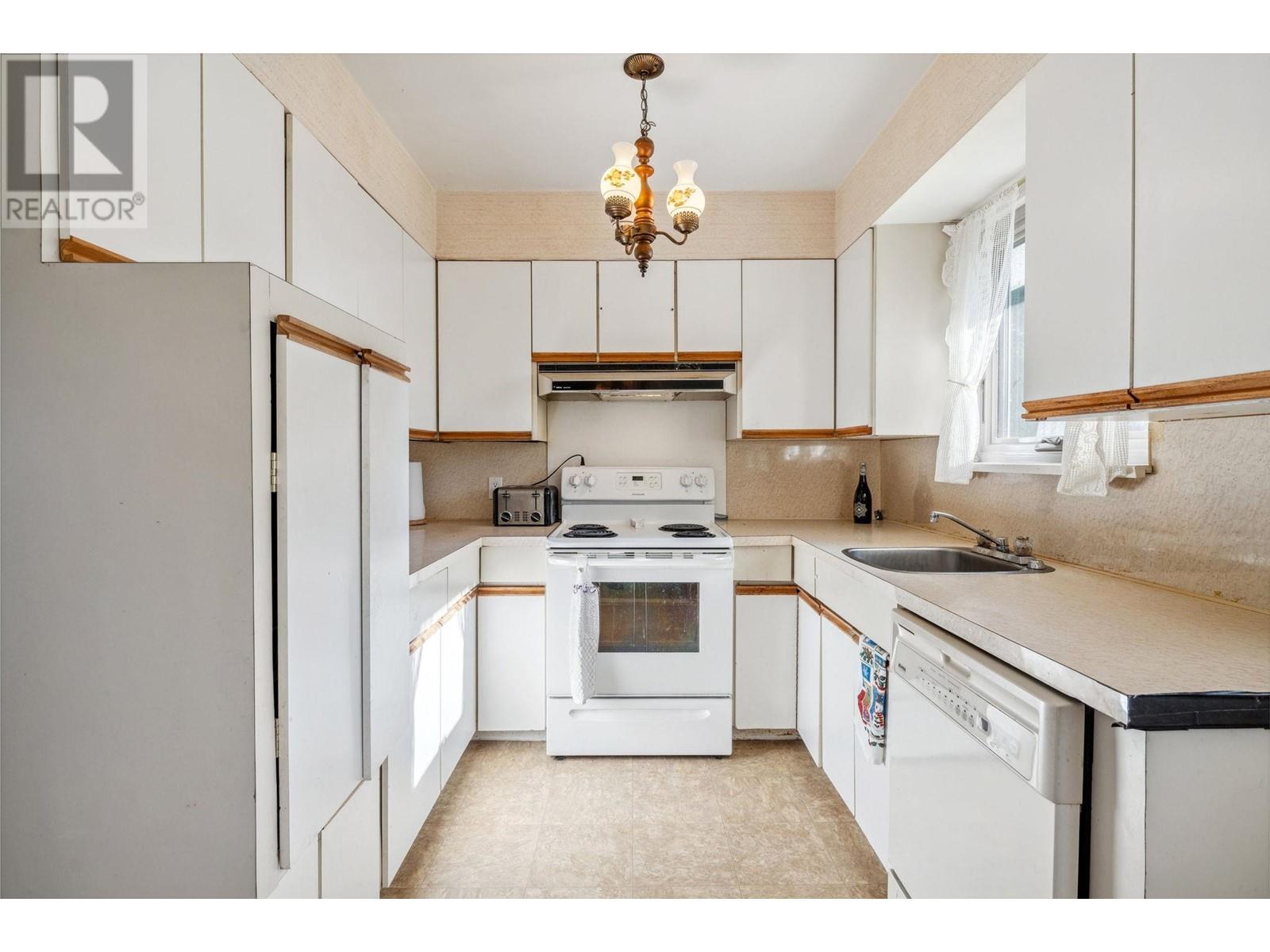 1840 Grover Avenue, Coquitlam, British Columbia  V3J 3G6 - Photo 11 - R2829424