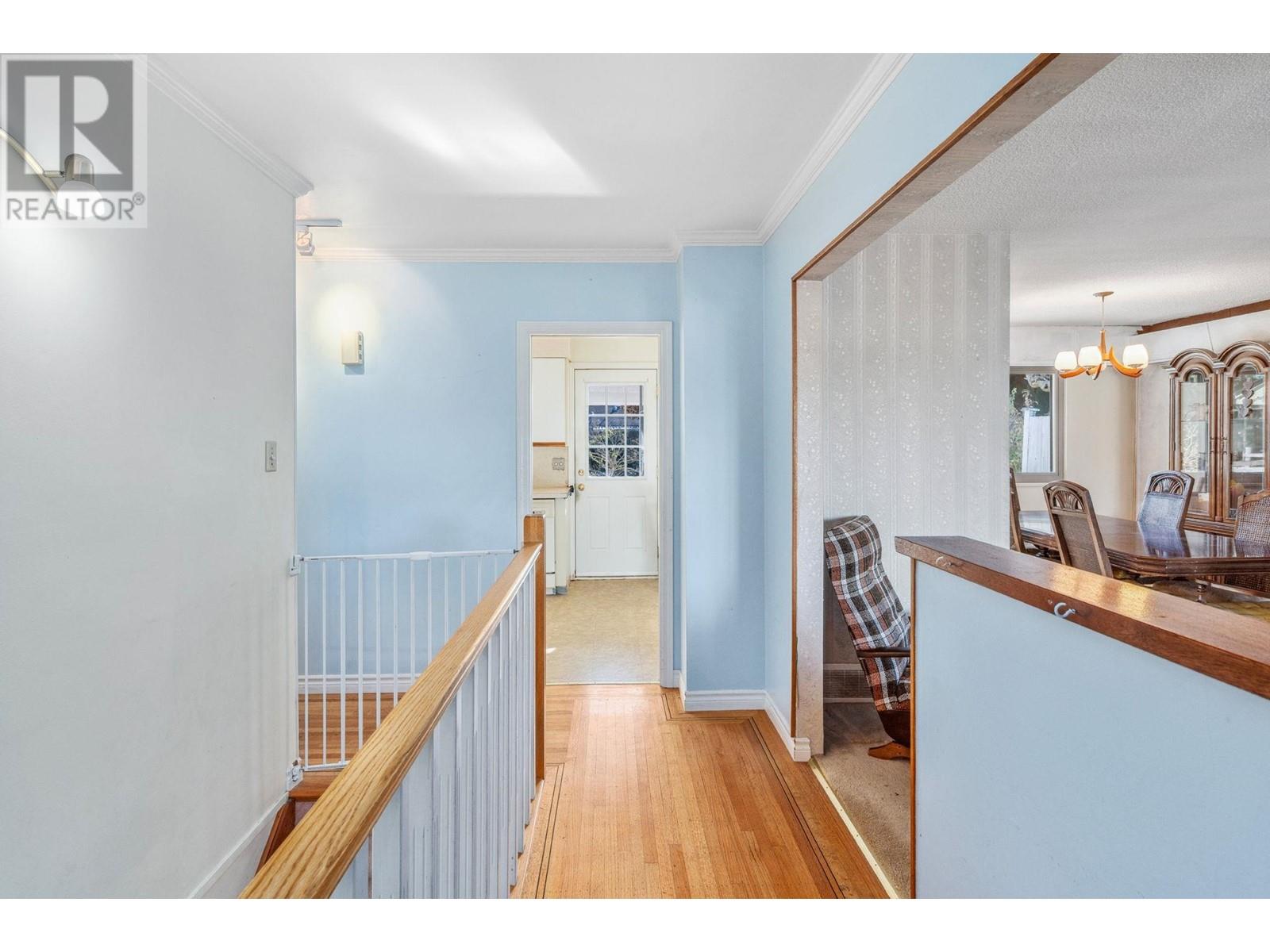 1840 Grover Avenue, Coquitlam, British Columbia  V3J 3G6 - Photo 3 - R2829424
