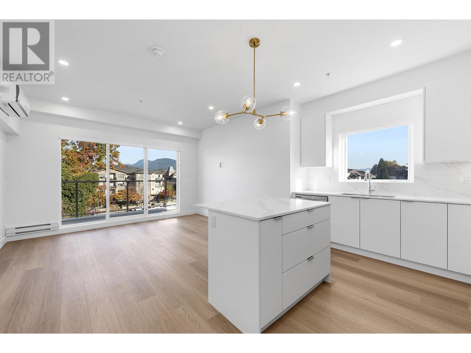 401 2331 Kelly Avenue, Port Coquitlam, British Columbia  V3C 1Y3 - Photo 3 - R2829723