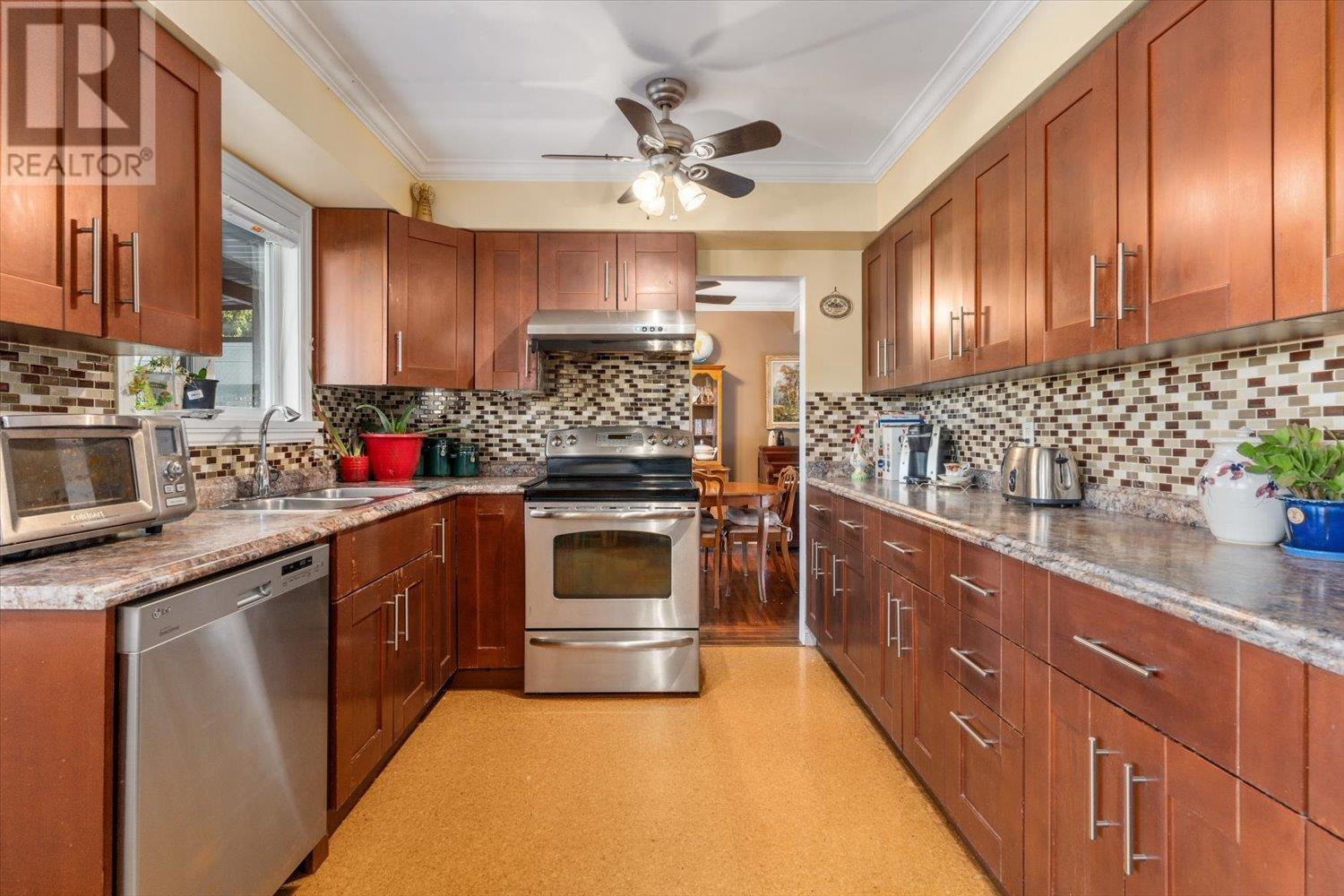 2331 Como Lake Avenue, Coquitlam, British Columbia  V3J 3R7 - Photo 4 - R2829564