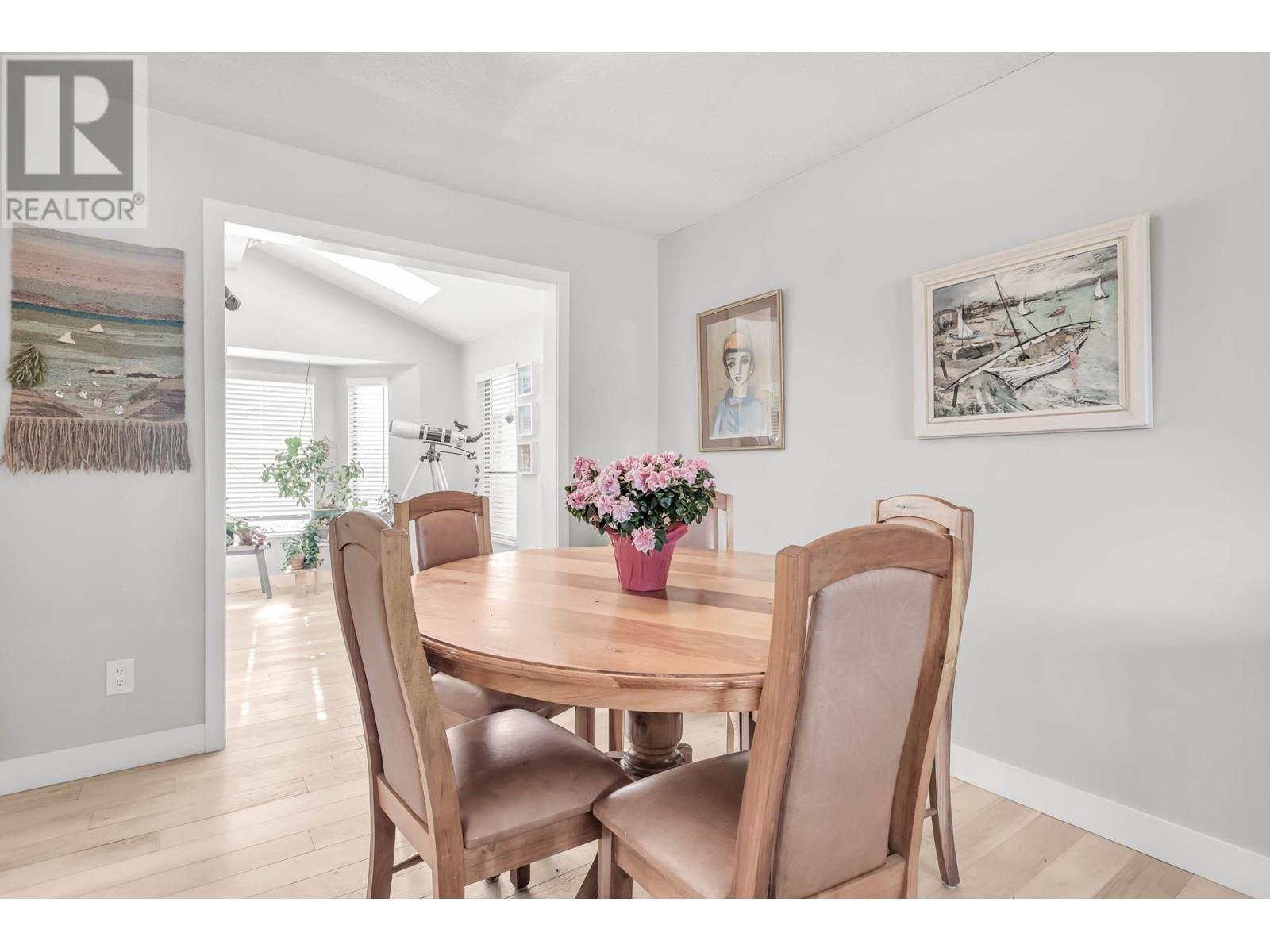 21686 123 Avenue, Maple Ridge, British Columbia  V2X 4C3 - Photo 11 - R2829790