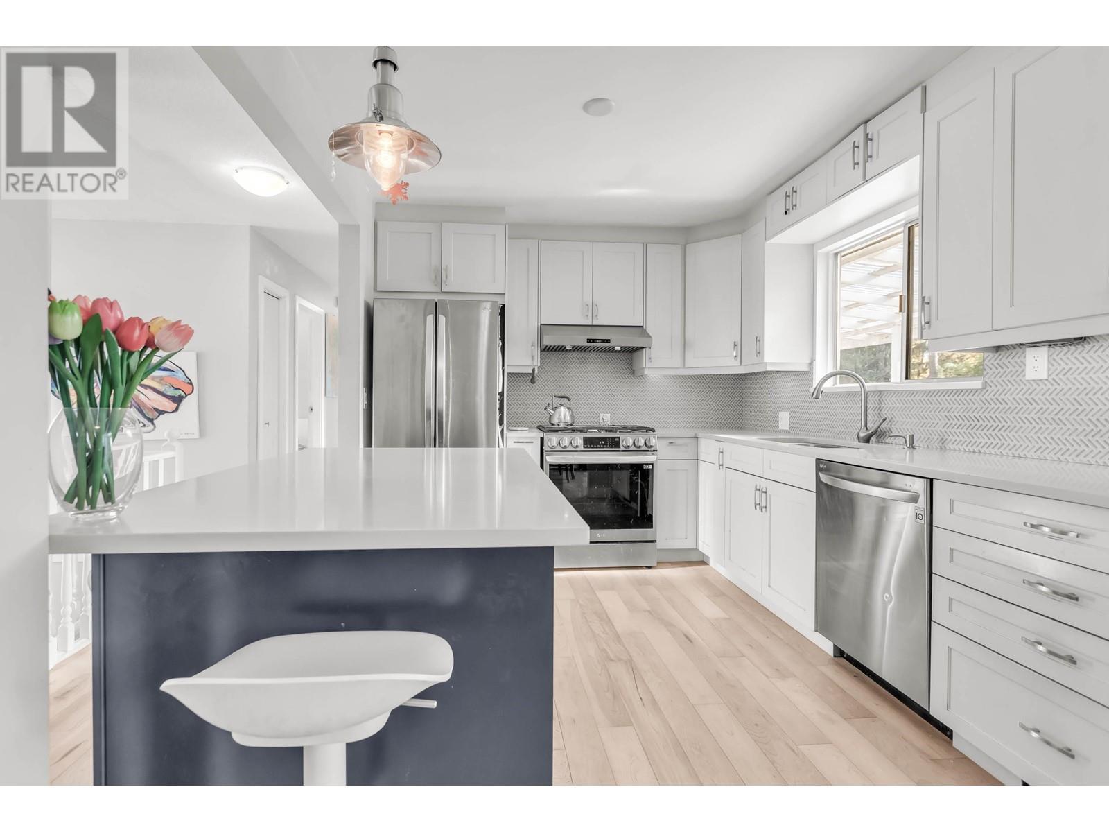 21686 123 Avenue, Maple Ridge, British Columbia  V2X 4C3 - Photo 5 - R2829790