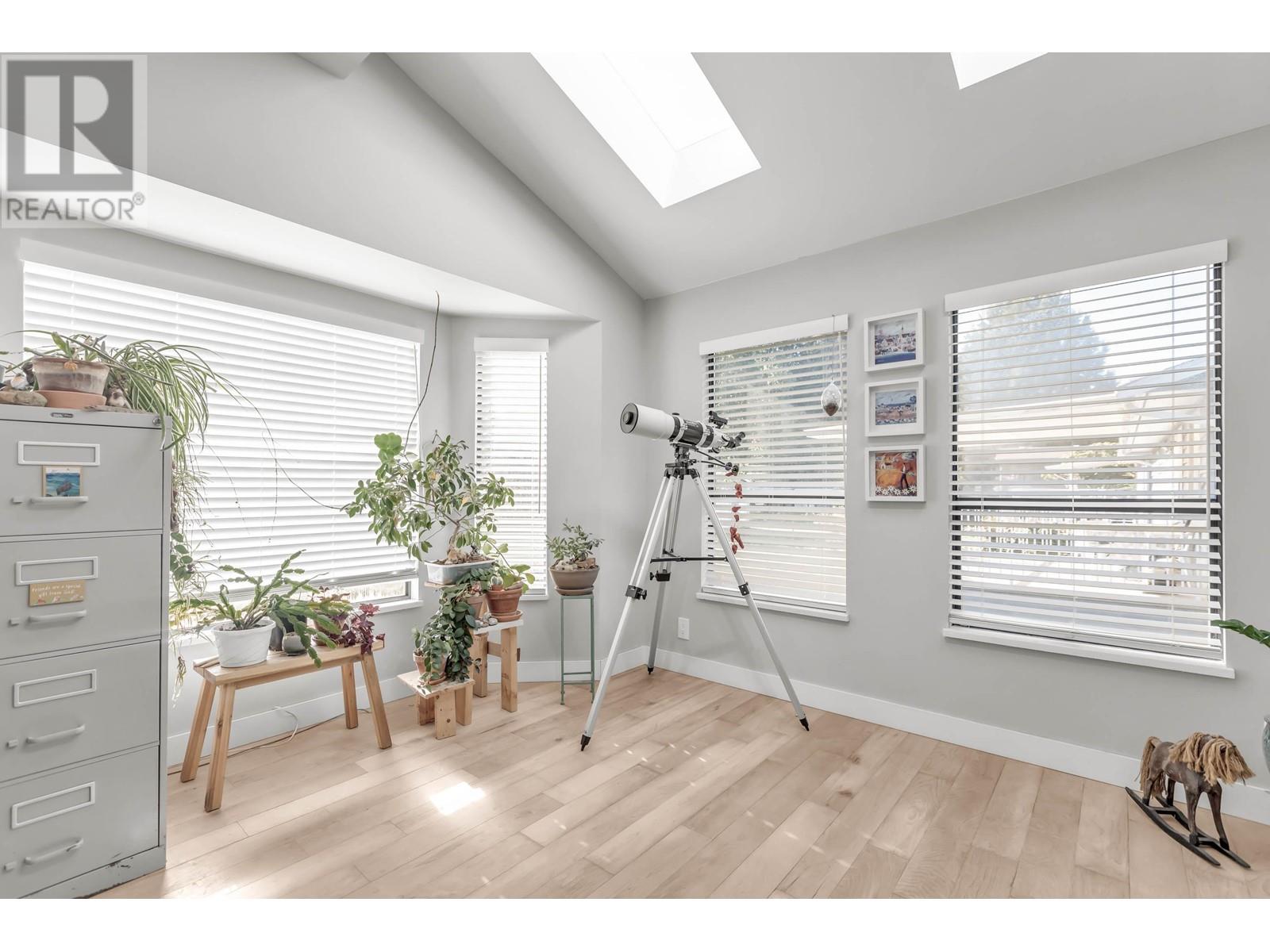 21686 123 Avenue, Maple Ridge, British Columbia  V2X 4C3 - Photo 12 - R2829790