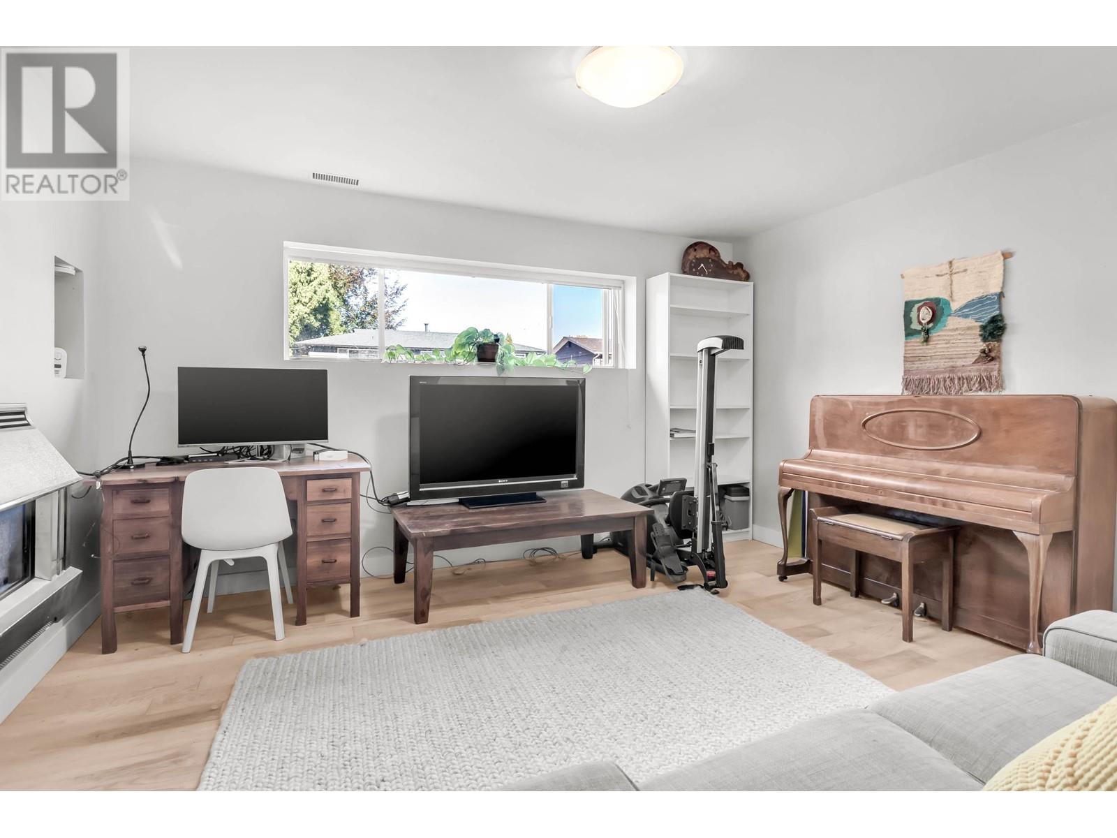 21686 123 Avenue, Maple Ridge, British Columbia  V2X 4C3 - Photo 24 - R2829790