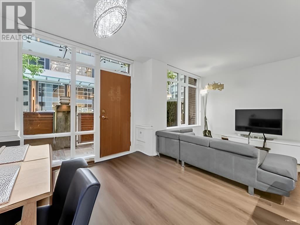 6339 Silver Avenue, Burnaby, British Columbia  V5H 0C3 - Photo 5 - R2829852