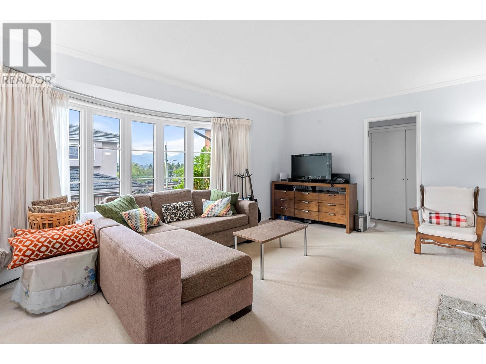 6220 Canada Way, Burnaby, British Columbia  V5E 3P2 - Photo 1 - R2829798