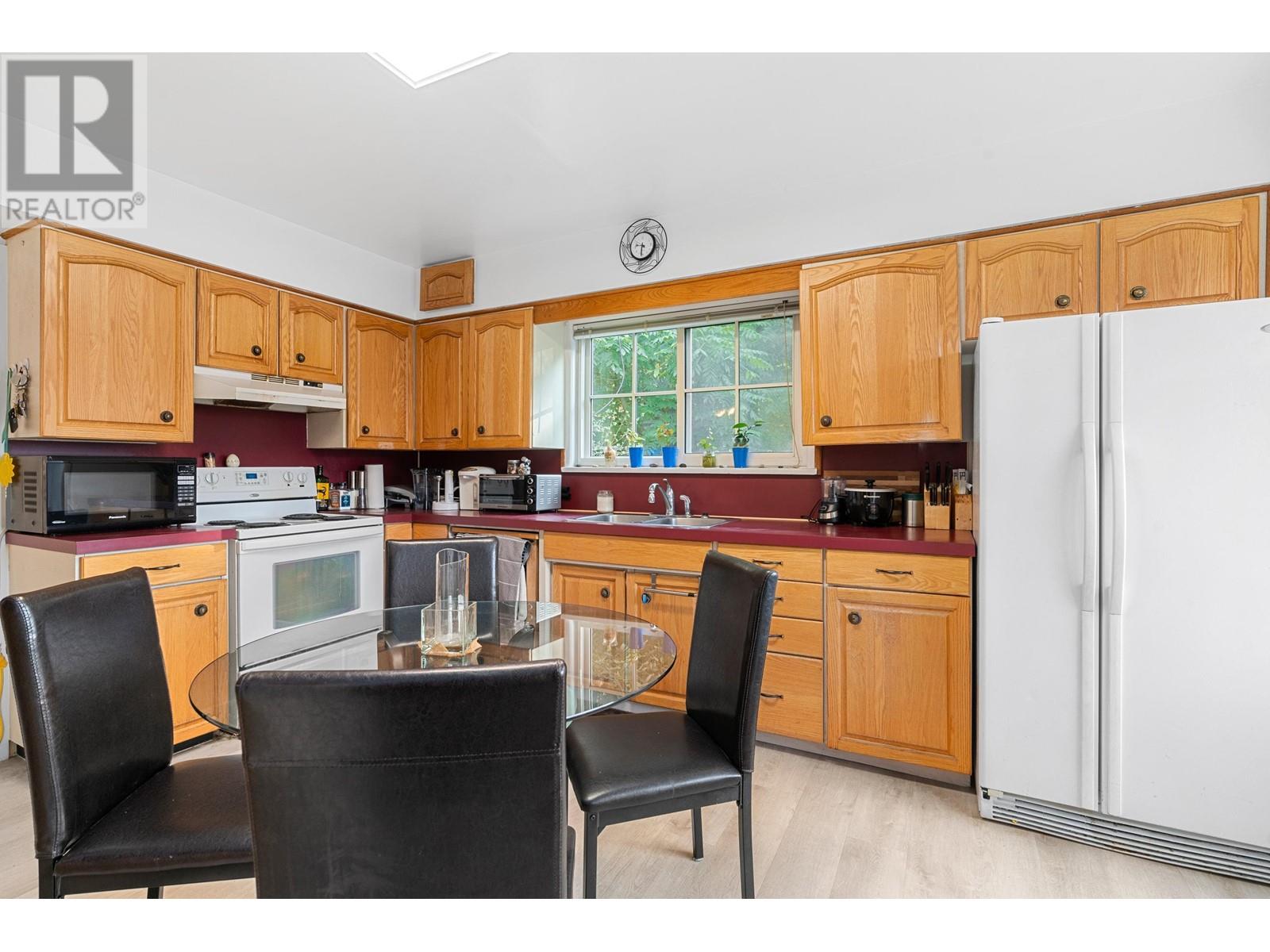 6220 Canada Way, Burnaby, British Columbia  V5E 3P2 - Photo 11 - R2829798