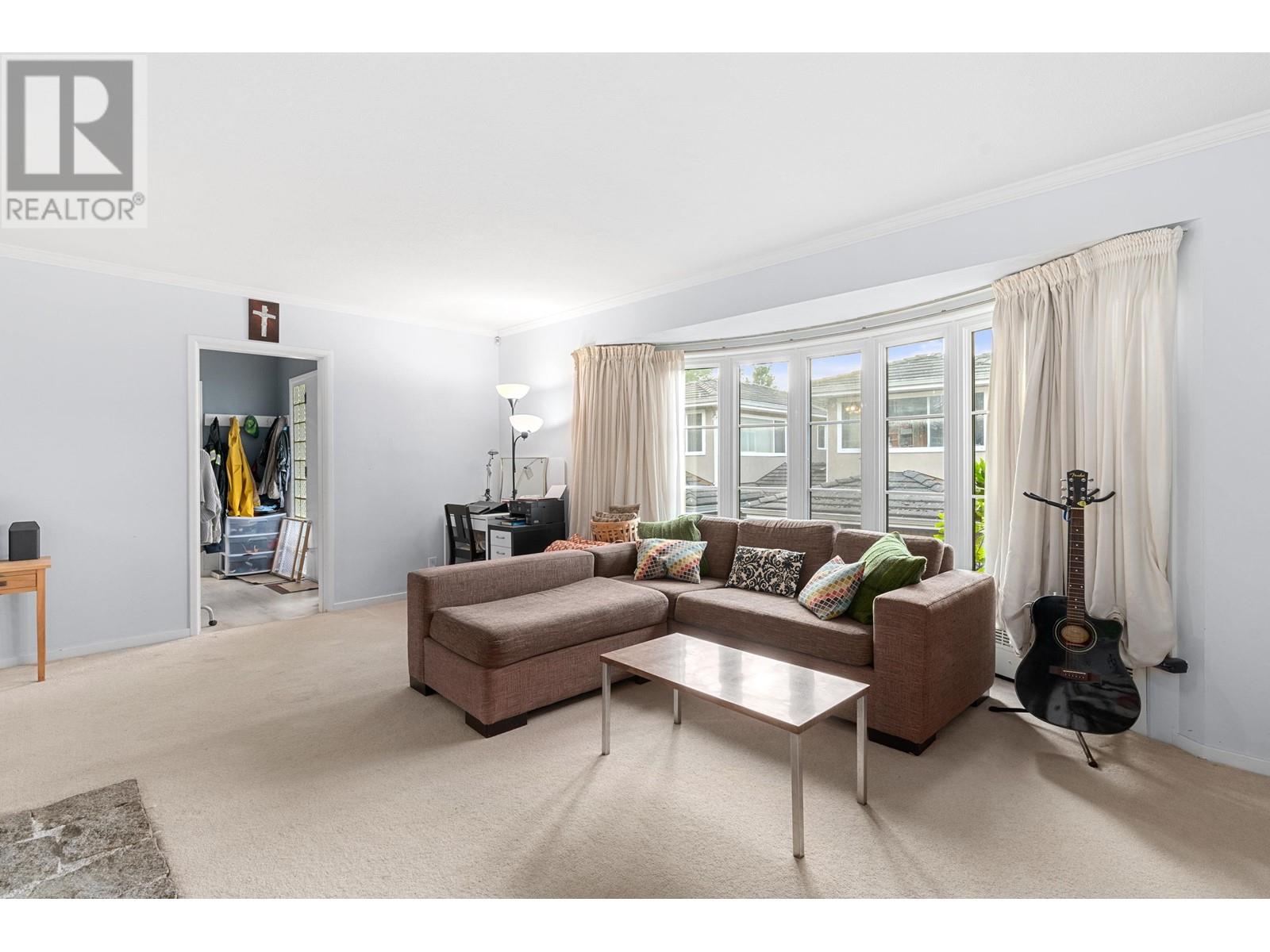 6220 Canada Way, Burnaby, British Columbia  V5E 3P2 - Photo 2 - R2829798