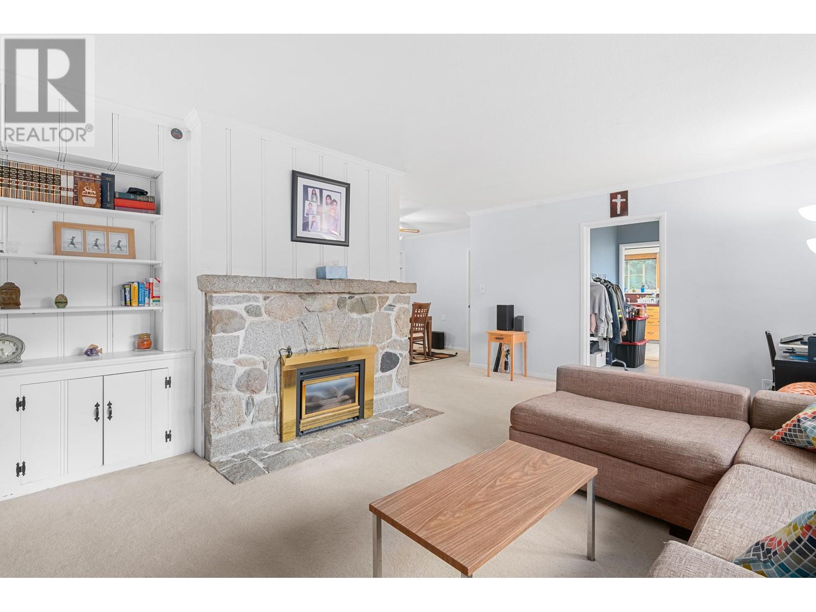 6220 Canada Way, Burnaby, British Columbia  V5E 3P2 - Photo 4 - R2829798