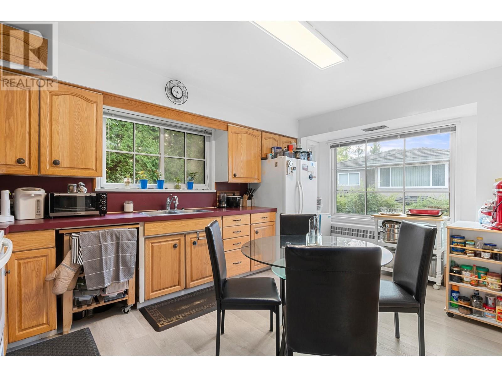 6220 Canada Way, Burnaby, British Columbia  V5E 3P2 - Photo 7 - R2829798