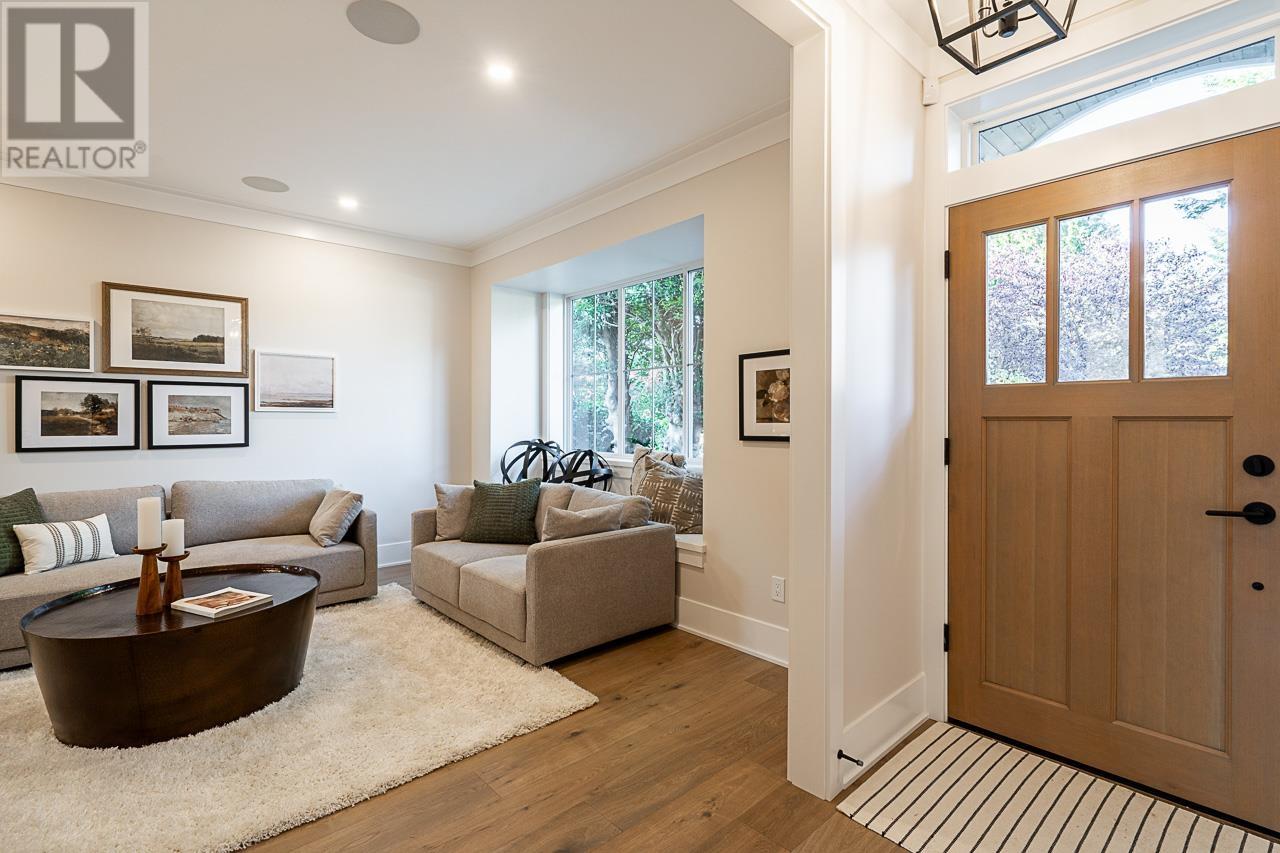 2452 Trinity Street, Vancouver, British Columbia  V5K 1E1 - Photo 8 - R2829800
