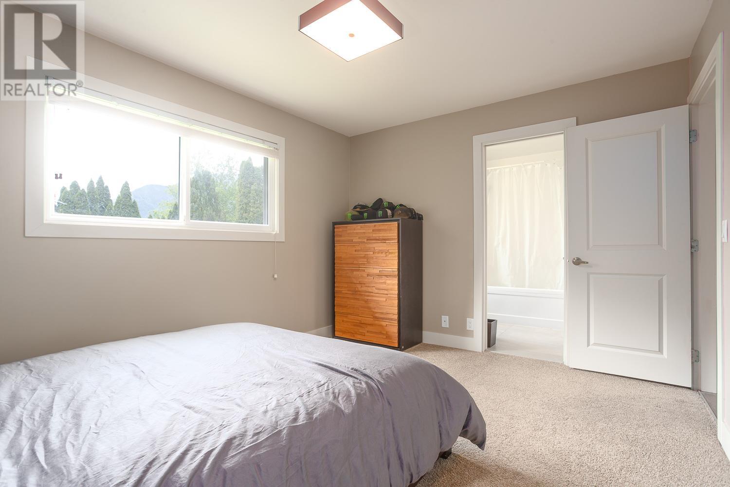 1820 Cedar Drive, Squamish, British Columbia  V8B 0X6 - Photo 7 - R2829818